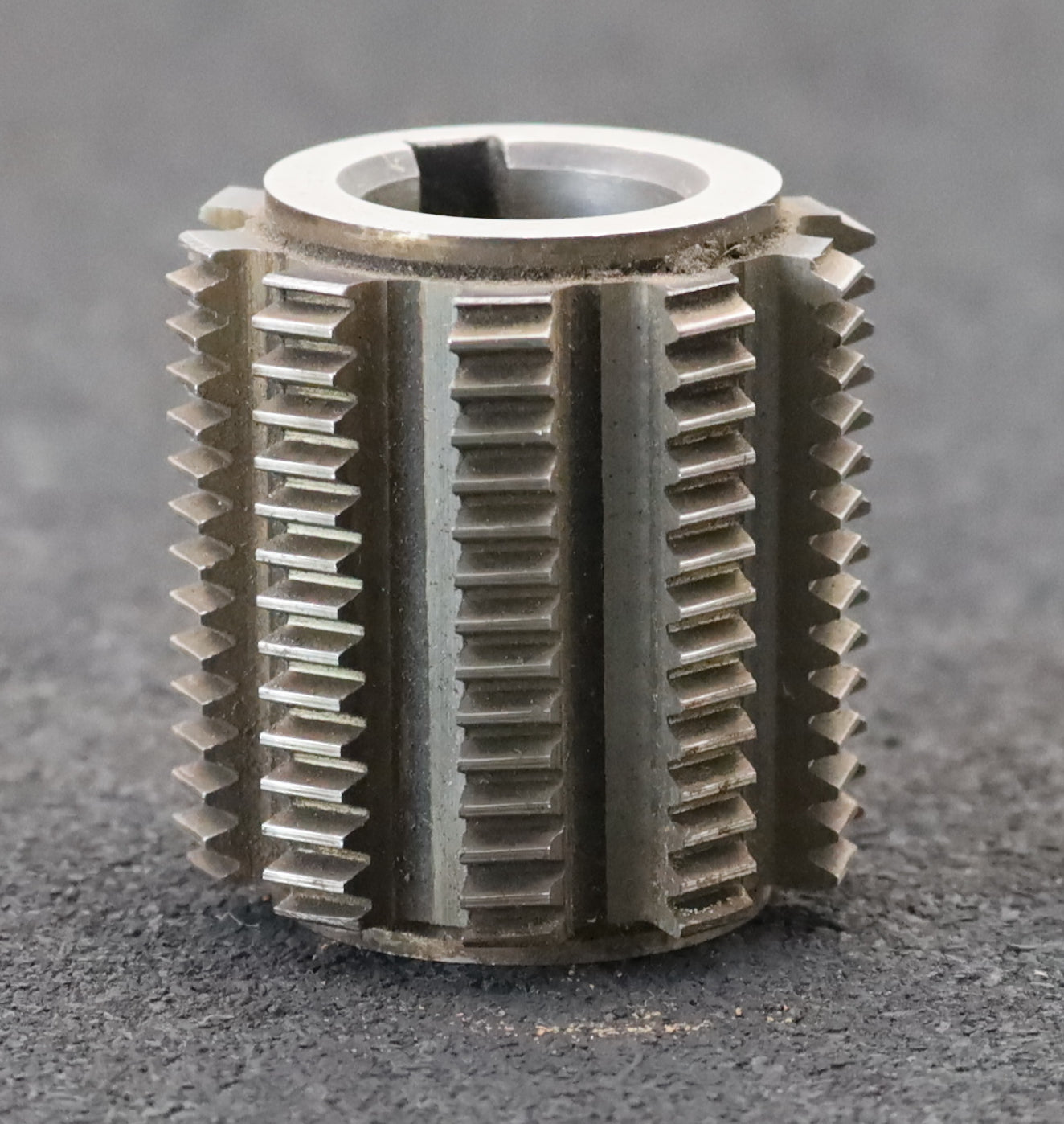 Bild des Artikels PWS-Zahnrad-Wälzfräser-m=-1,0mm-EGW-20°-Ø50x50xØ22mm-mit-LKN-1gg.-Rechts