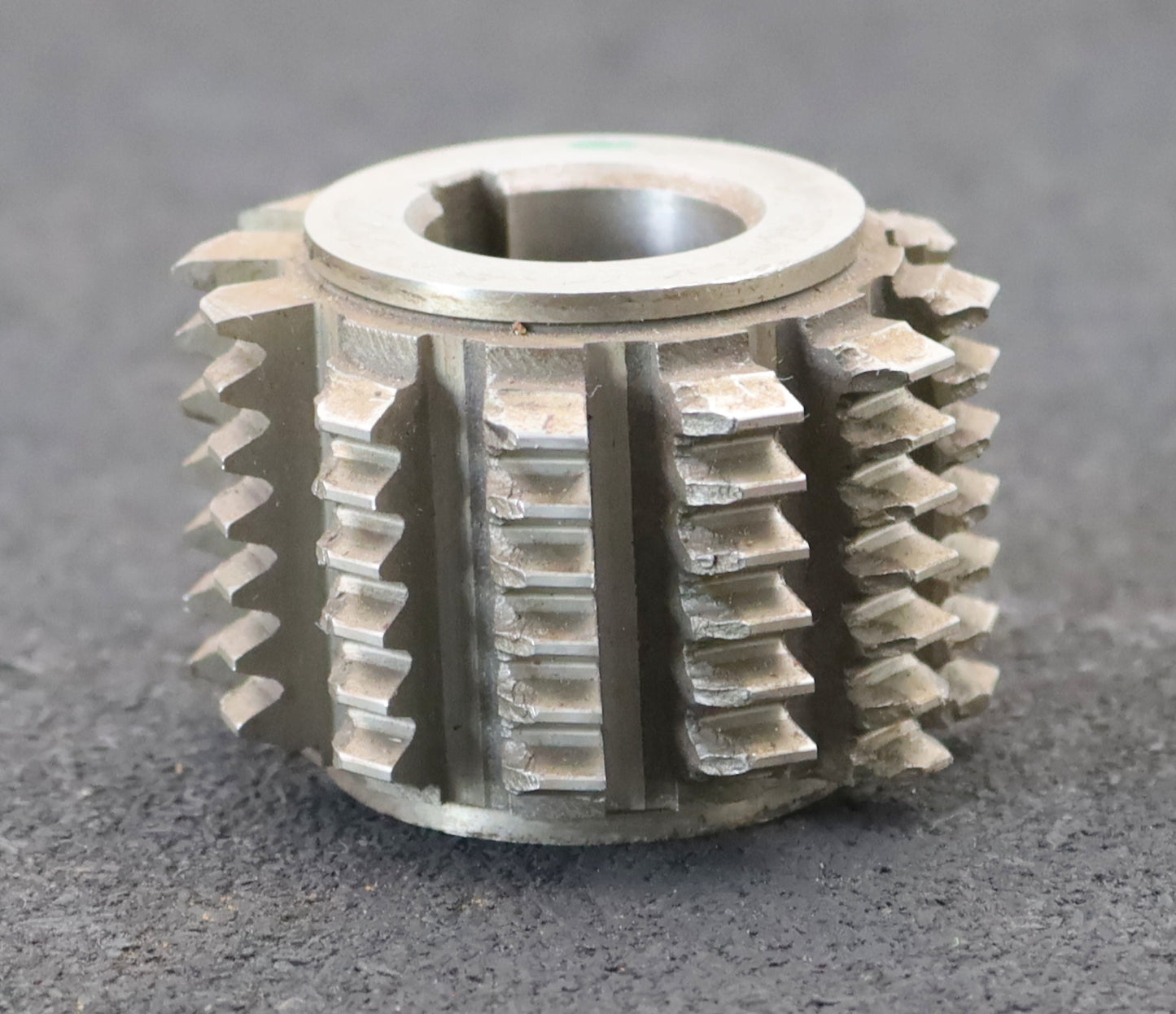 Bild des Artikels Zahnrad-Wälzfräser-m=-1,5mm-EGW-20°-BPII-nach-DIN-3972-Ø55x39xØ22mm-mit-LKN