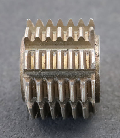 Bild des Artikels Zahnrad-Wälzfräser-m=-2,0mm-EGW-20°-BPII-DIN-3972-Ø64x47xØ27mm-spiralgenutet