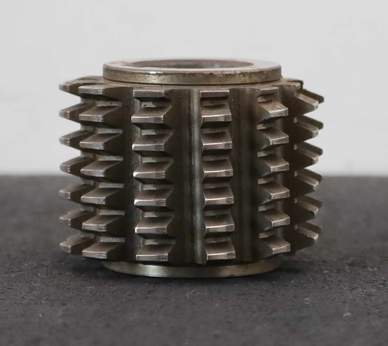 Bild des Artikels PWS-Zahnrad-Wälzfräser-m=-2,0mm-EGW-20°-BPII-Ø63x49xØ27mm-mit-LKN-DIN-3972