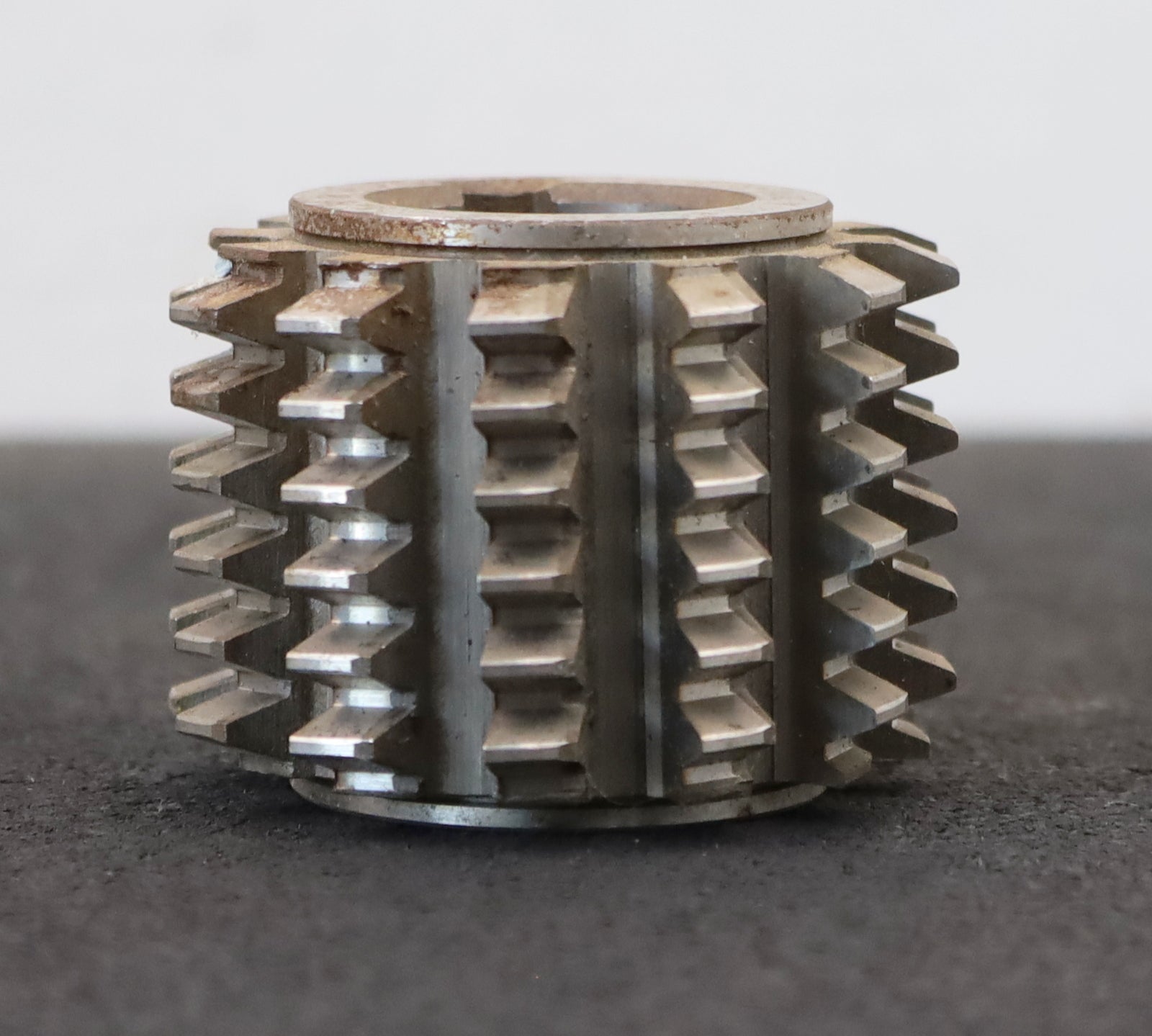 Bild des Artikels PWS-Zahnrad-Wälzfräser-m=-2,0mm-EGW-20°-BPII-DIN-3972-Ø63x49xØ27mm-LKN-