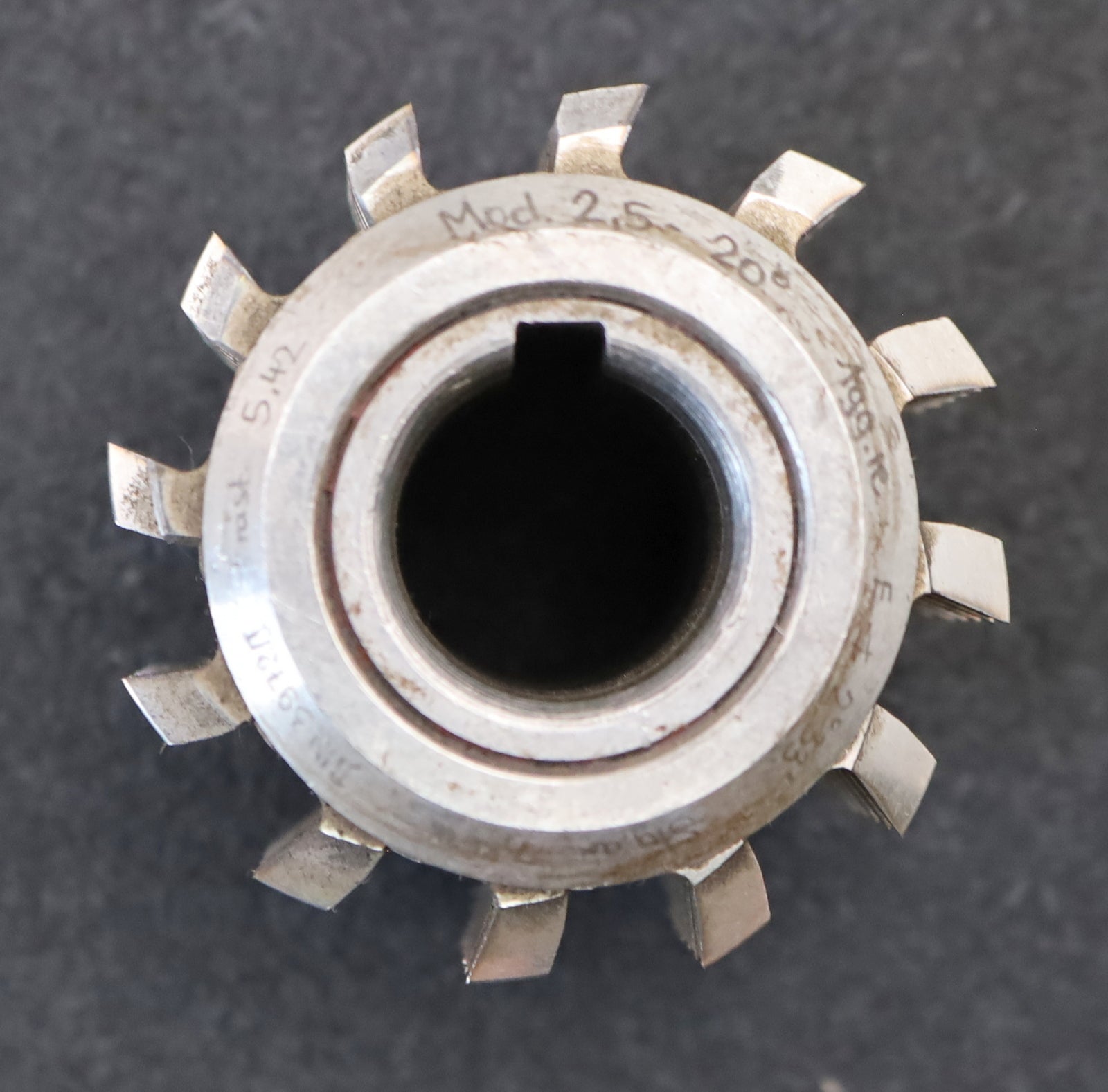 Bild des Artikels SAAZOR-Zahnrad-Wälzfräser-m=-2,5mm-EGW-20°-BPII-nach-DIN-3972