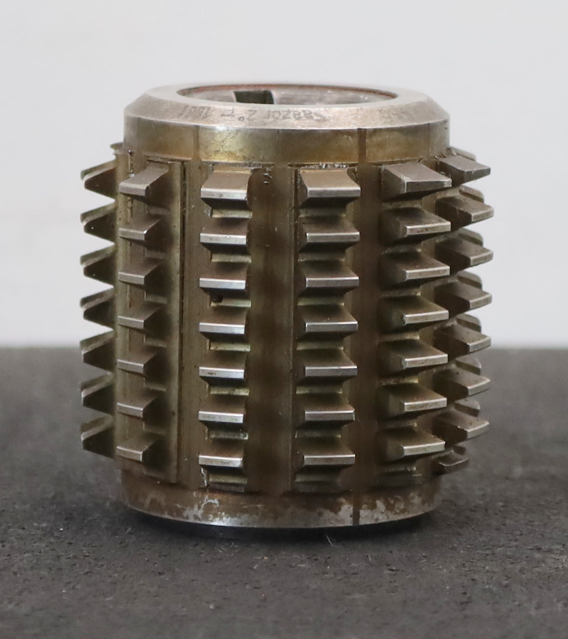 Bild des Artikels SAAZOR-Zahnrad-Wälzfräser-m=-2,0mm-EGW-20°-Ø63x62xØ22mm-mit-LKN-1gg.-Rechts