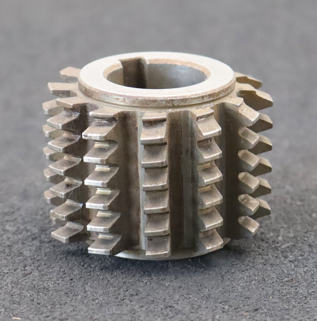 Bild des Artikels PWS-Zahnrad-Wälzfräser-m=-2,0mm-EGW-20°-BPII-DIN-3972-Ø63x49xØ27mm-LKN-1gg.-Re