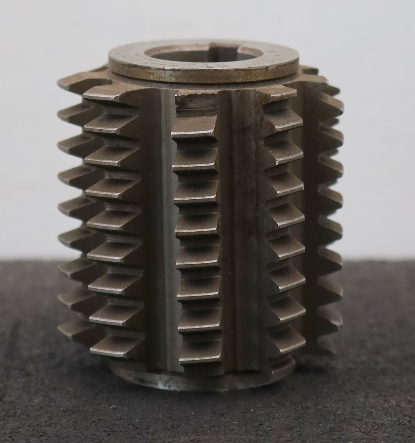 Bild des Artikels KLINEGLNBERG-Zahnrad-Wälzfräser-m=-2,0mm-EGW-20°-BPII-nach-DIN-3972-Ø58x64xØ22mm