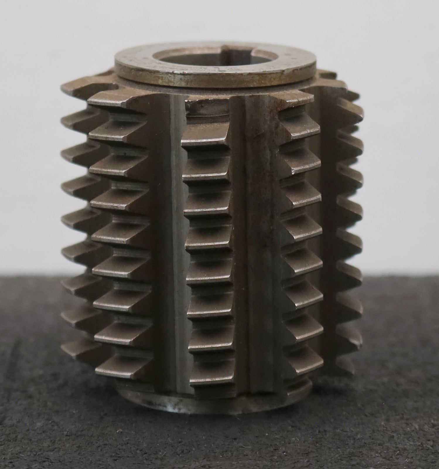 Bild des Artikels KLINEGLNBERG-Zahnrad-Wälzfräser-m=-2,0mm-EGW-20°-BPII-nach-DIN-3972-Ø58x64xØ22mm