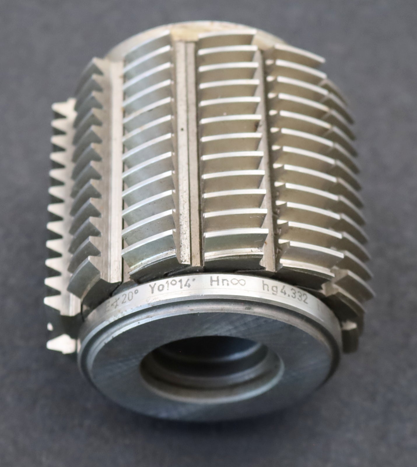 Bild des Artikels KLINGELNBERG-Zahnrad-Wälzfräser-m=-2,0mm-EGW-20°-BPI-nach-DIN-3972-Ø97x101xØ32mm