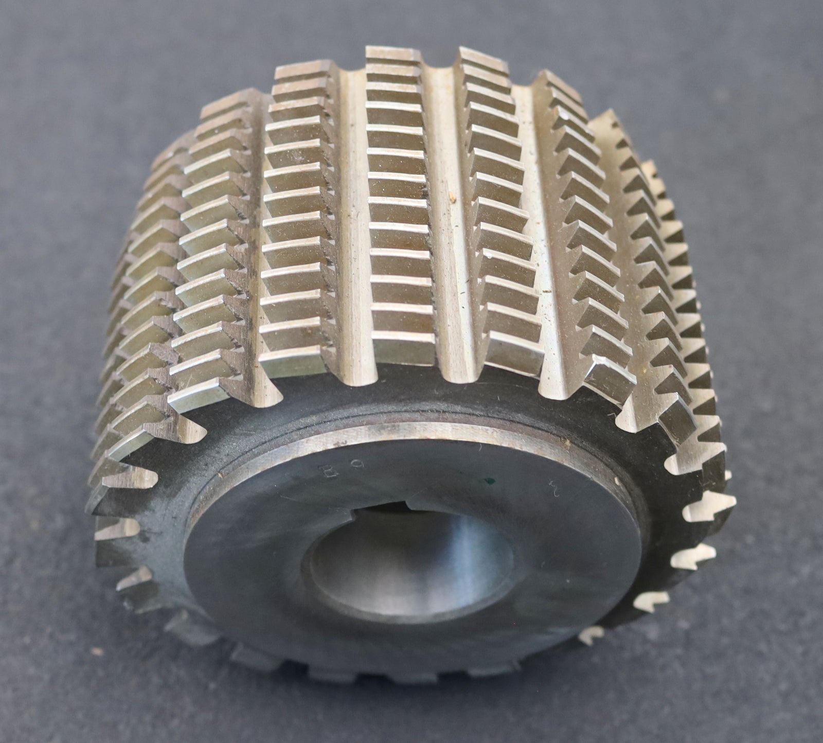 Bild des Artikels Zahnrad-Wälzfräser-m=-2,0mm-EGW-20°-Ø130x93xØ40mm-LKN-1gg.-Rechts-spiralgenutet