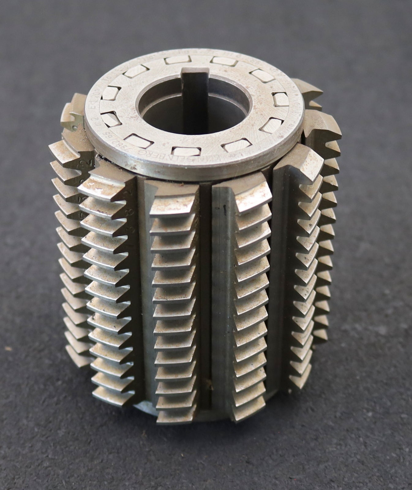 Bild des Artikels KLINGELNBERG-Zahnrad-Wälzfräser-m=-2,0mm-EGW-20°-Ø88x102xØ32mm-mit-LKN