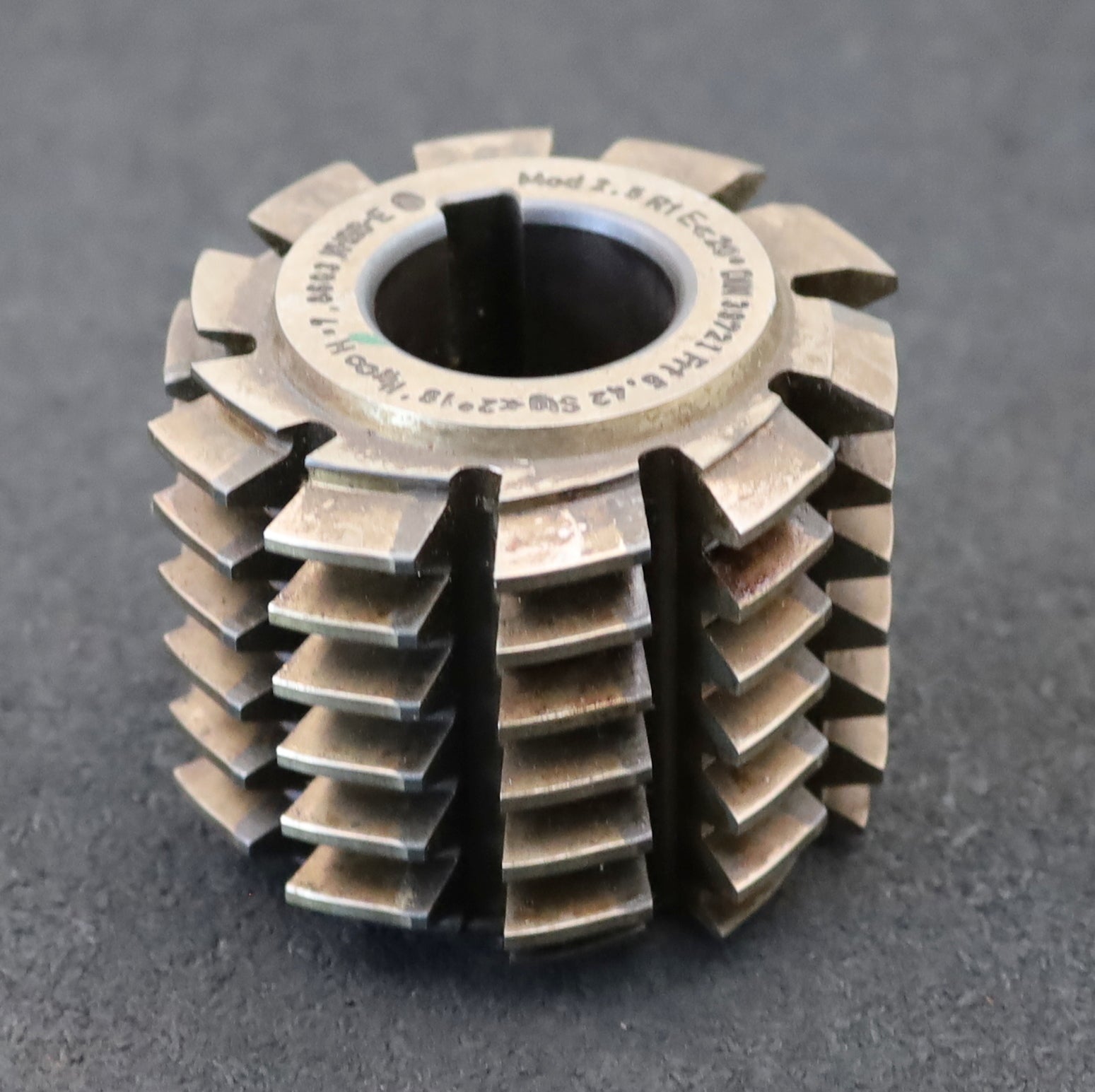 Bild des Artikels FETTE-Zahnrad-Wälzfräser-m=-2,5mm-EGW-20°-BPI-nach-DIN-3972-Ø69x57xØ27mm-LKN