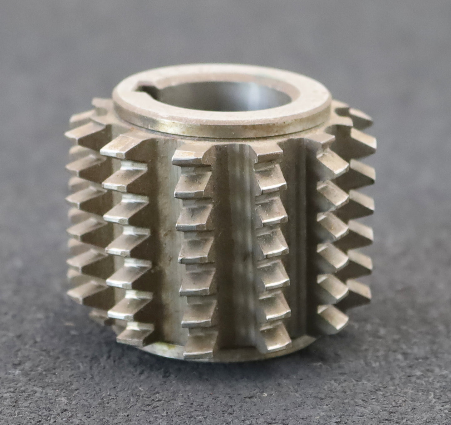 Bild des Artikels PWS-Zahnrad-Wälzfräser-m=-2,0mm-EGW-20°-BPIII-Ø64x49xØ27mm