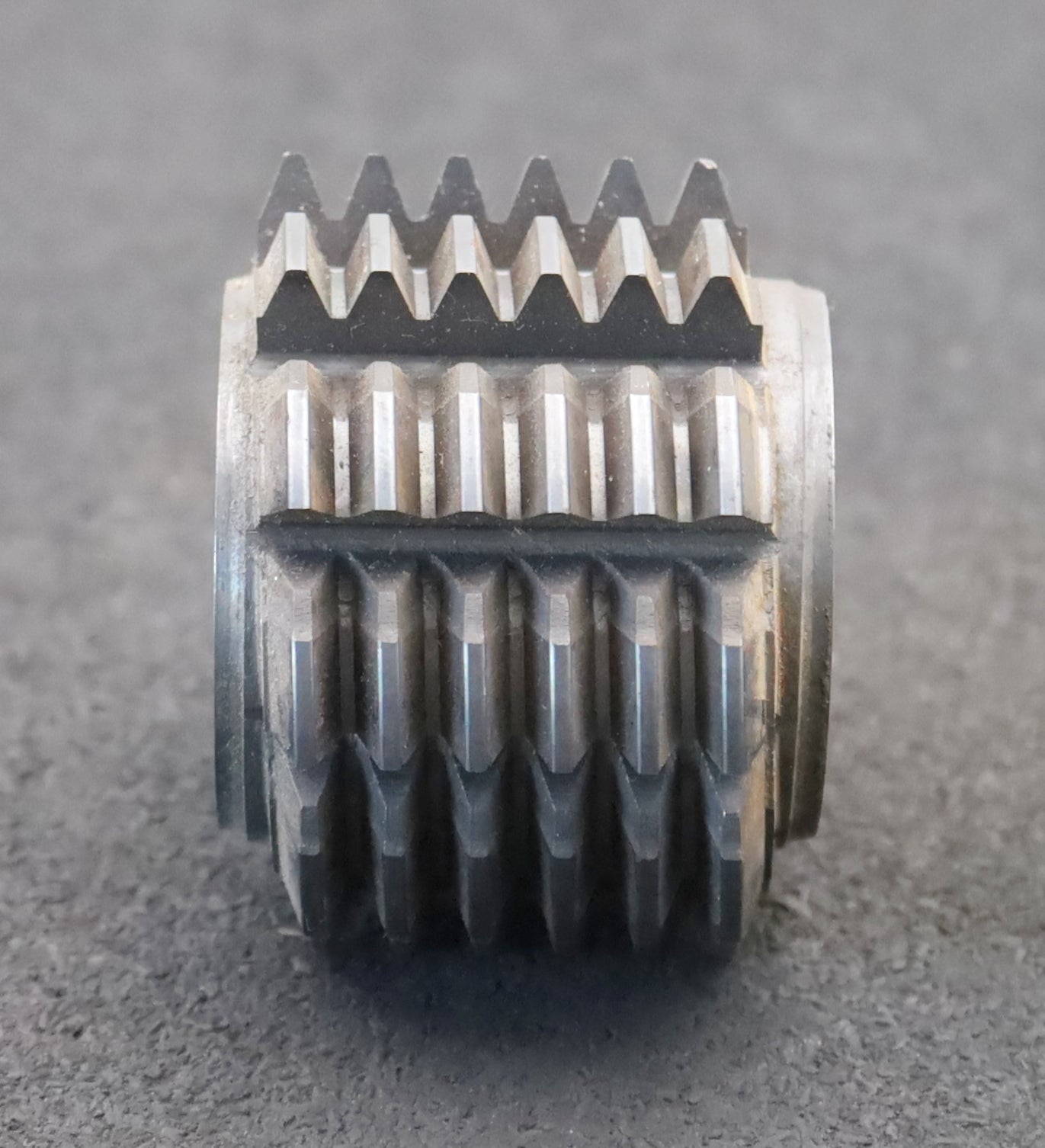 Bild des Artikels KLINGELNBERG-Zahnrad-Wälzfräser-m=-2,0mm-EGW-20°-Ø64x46xØ27mm-mit-LKN