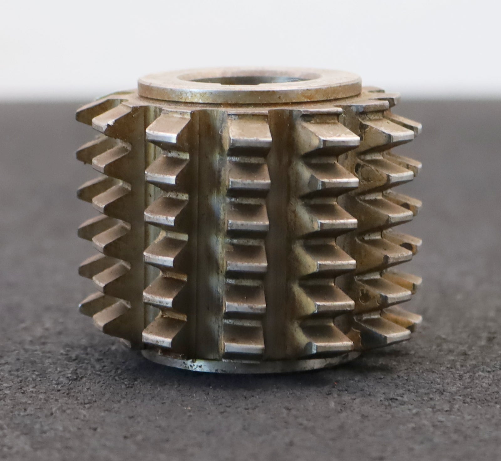 Bild des Artikels PWS-Zahnrad-Wälzfräser-m=-2,5mm-EGW-20°-Ø71x57xØ27mm-mit-LKN-1gg.-Links