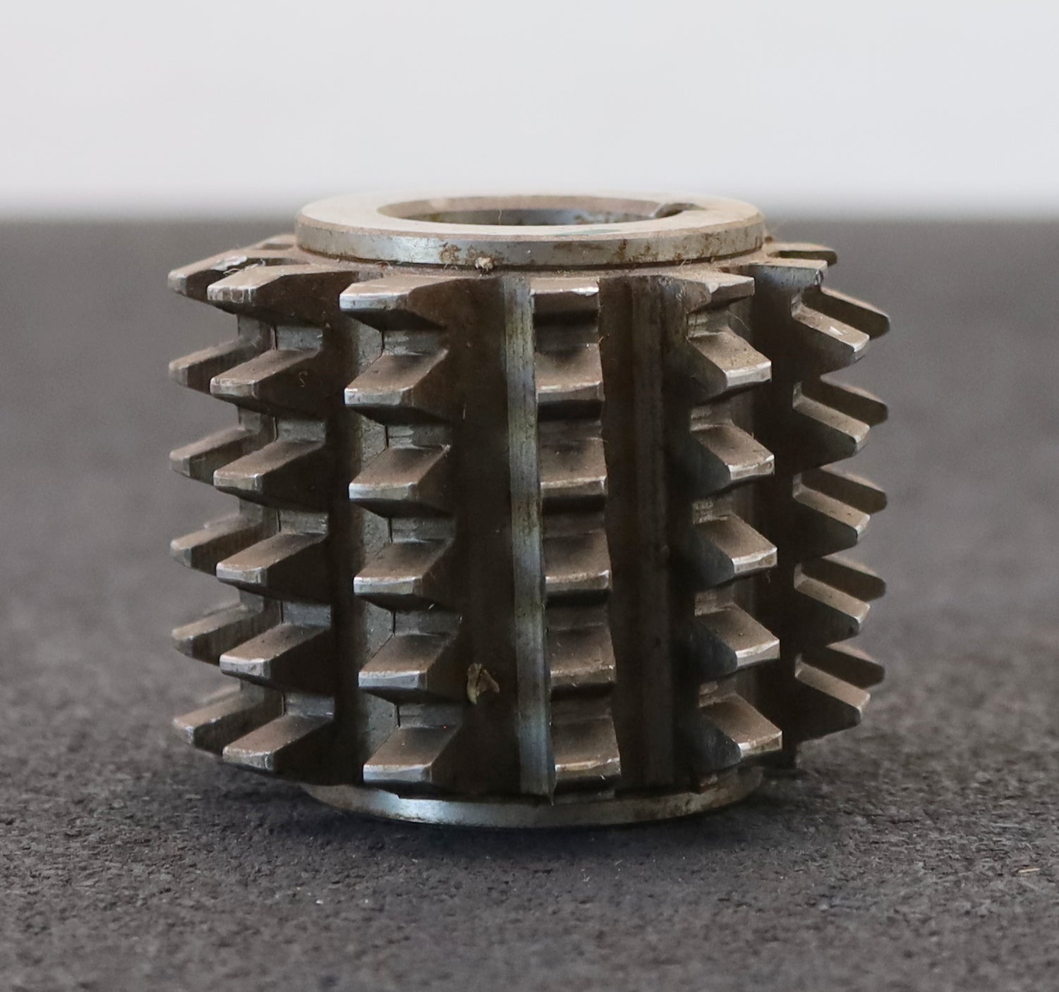 Bild des Artikels PWS-Zahnrad-Wälzfräser-m=-2,5mm-EGW-20°-BPIII-nach-DIN-3972-Ø71x57xØ27mm-mit-LKN