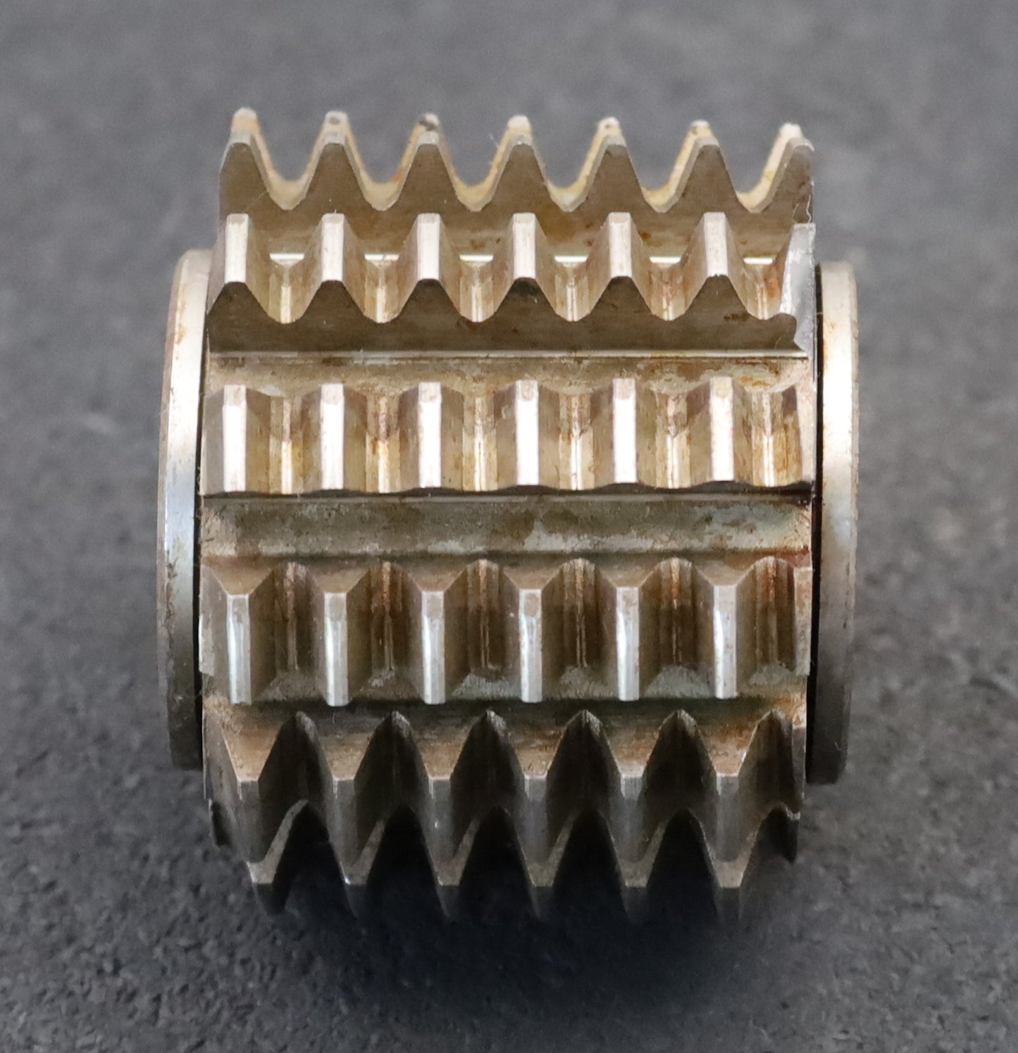 Bild des Artikels PWS-Zahnrad-Wälzfräser-m=-2,5mm-EGW-20°-BPIII-nach-DIN-3972-Ø71x58xØ27mm-mit-LKN