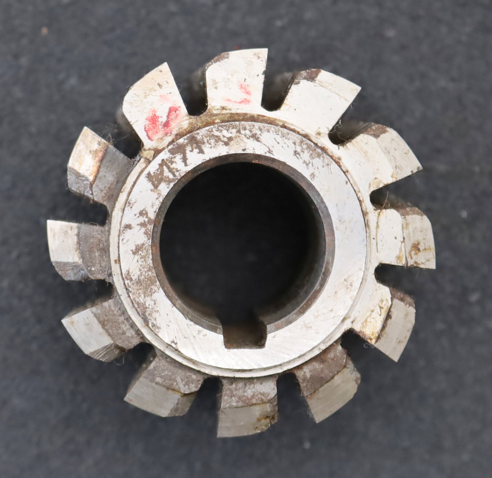 Bild des Artikels Zahnrad-Wälzfräser-m=-2,0mm-EGW-20°-Ø65x67xØ27mm-mit-LKN-1gg.-Rechts