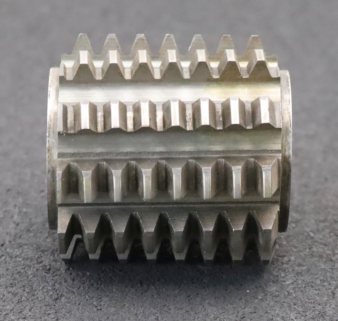 Bild des Artikels RAXA-Zahnrad-Wälzfräser-m=-2,0mm-EGW-20°-Ø64x66xØ22mm-mit-LKN-1gg.-Links