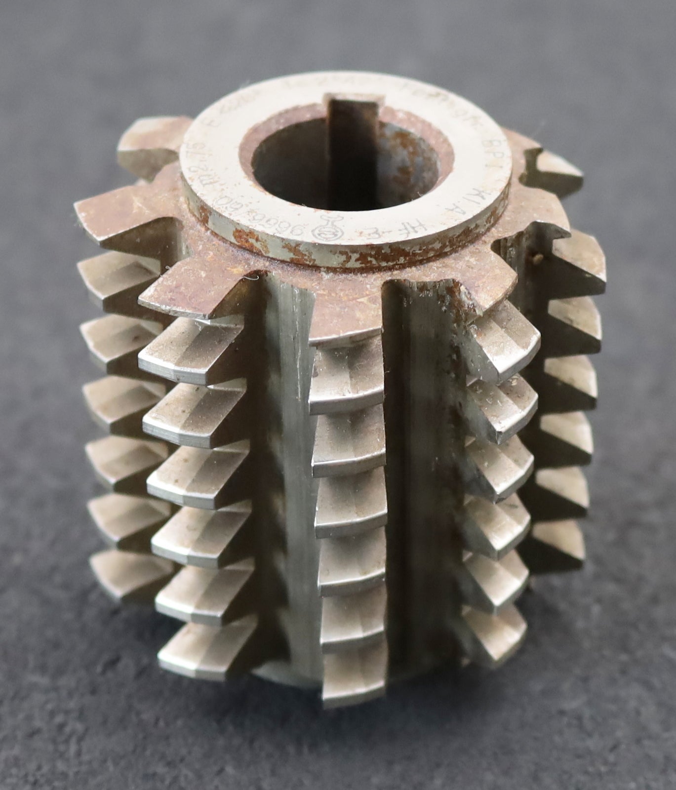 Bild des Artikels KLINGELNBERG-Zahnrad-Wälzfräser-m=-2,75mm-EGW-20°-Ø64x65xØ22mm-mit-LKN
