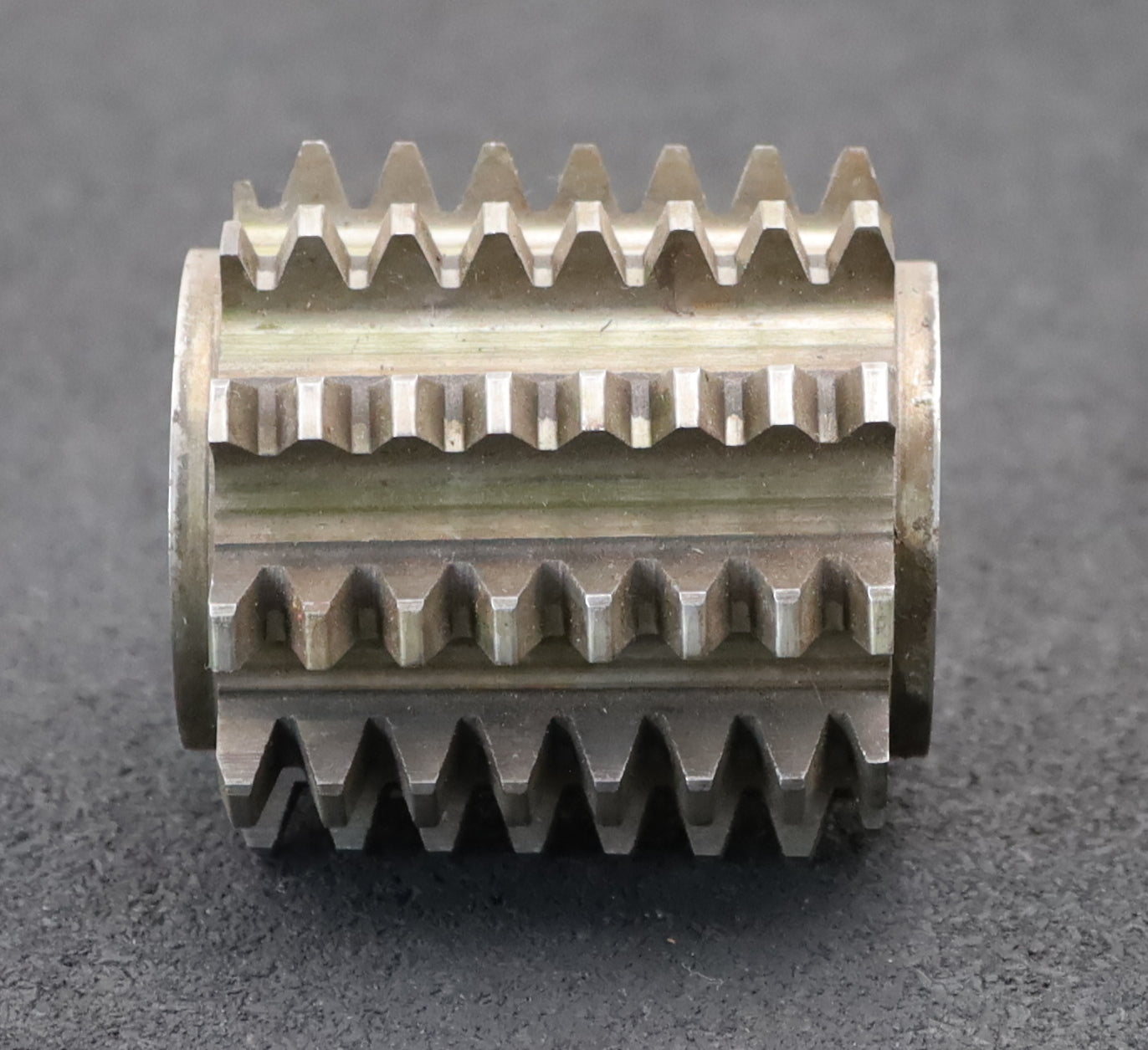 Bild des Artikels RAXA-Zahnrad-Wälzfräser-m=-2,0mm-EGW-20°-Ø63x65xØ22mm-mit-LKN-1gg.-Links