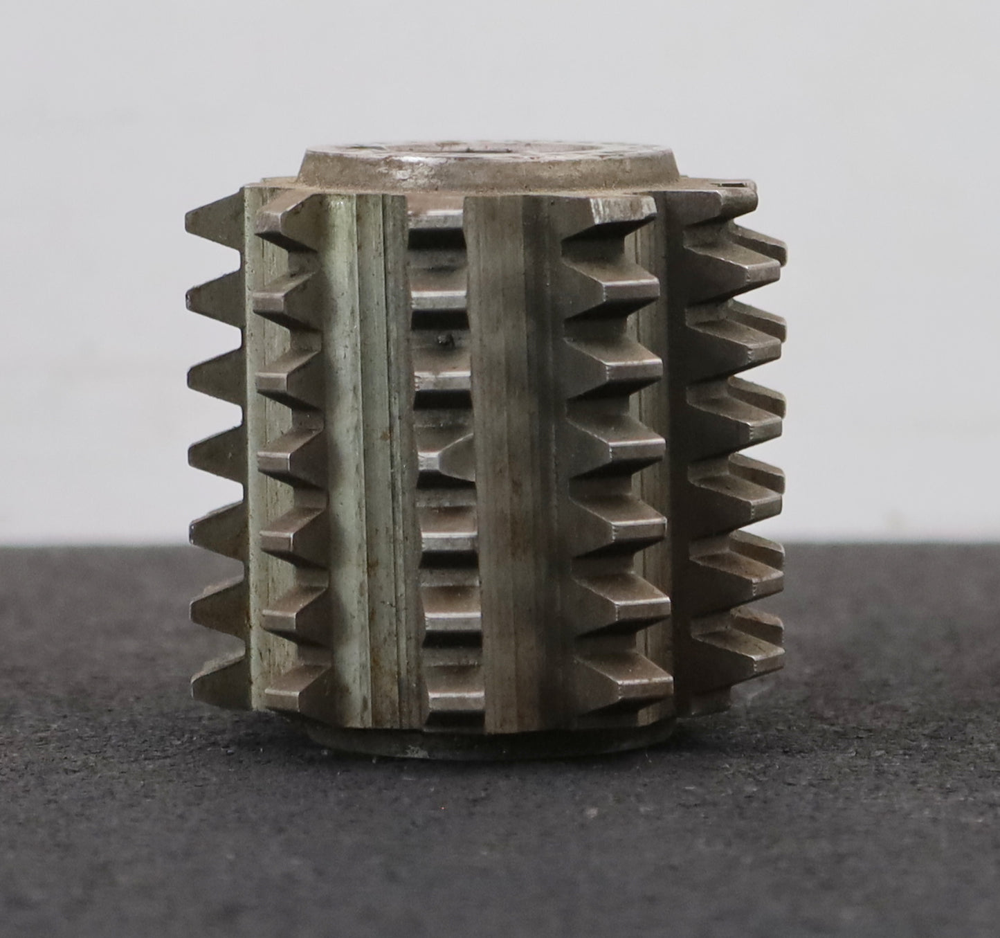 Bild des Artikels SVA-Zahnrad-Wälzfräser-m=-2,5mm-EGW-20°-Ø63x61xØ22mm-mit-LKN-1gg.-Rechts