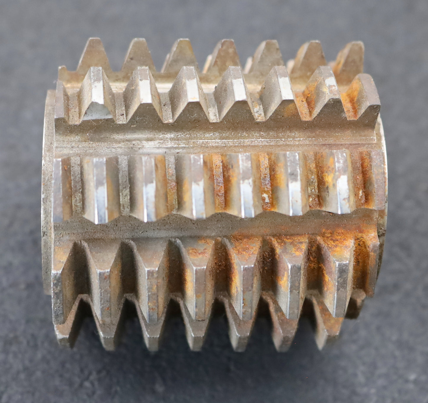 Bild des Artikels Zahnrad-Wälzfräser-m=-3,0mm-EGW-20°-Ø67x71xØ27mm-LKN-1gg.-Rechts