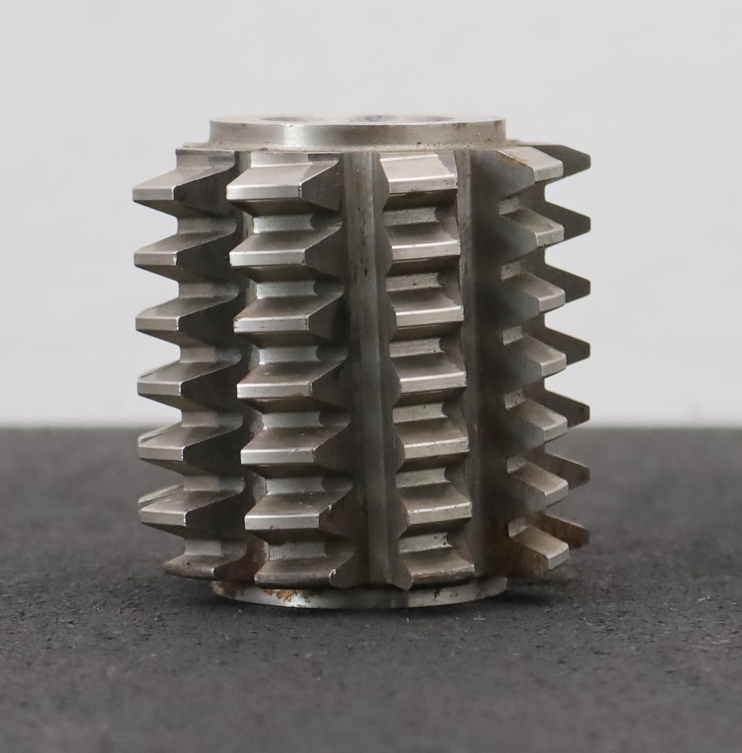 Bild des Artikels REINECKER-Zahnrad-Wälzfräser-m=-3,0mm-EGW-20°-Ø68x70xØ27mm-LKN-1gg.-Rechts