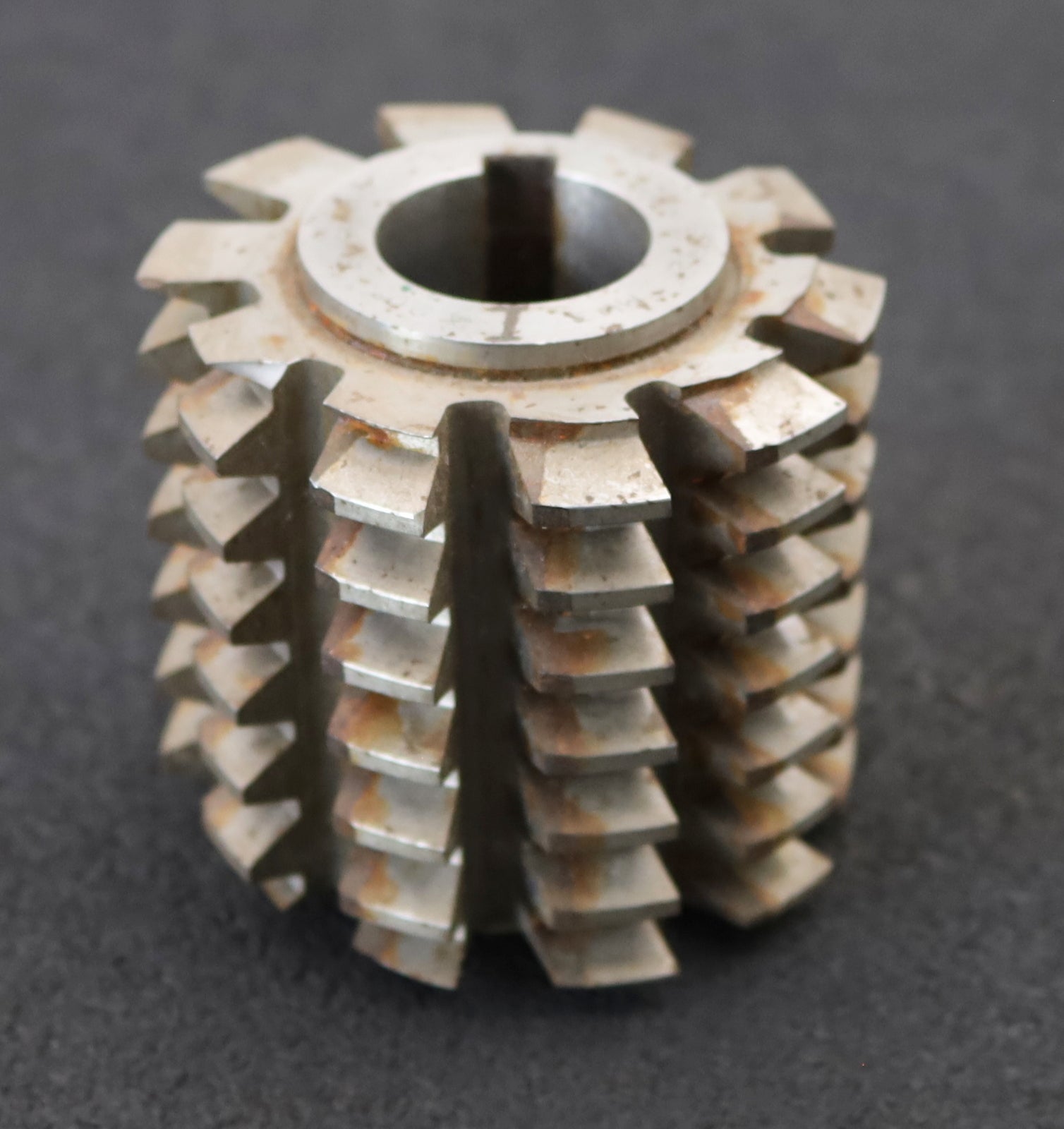 Bild des Artikels CALMELS-Zahnrad-Wälzfräser-m=-3,0mm-EGW-20°-Ø67x71xØ27mm-mit-LKN-1gg.-Rechts