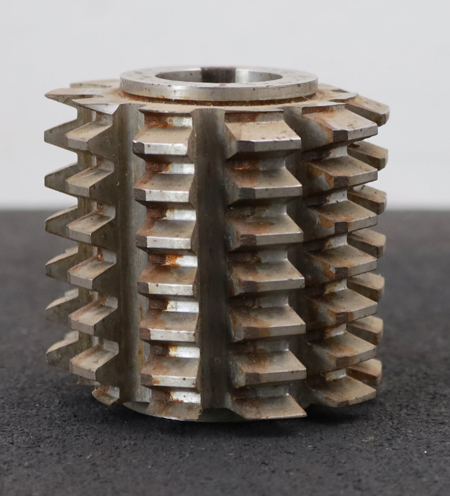 Bild des Artikels CALMELS-Zahnrad-Wälzfräser-m=-3,0mm-EGW-20°-Ø67x71xØ27mm-mit-LKN-1gg.-Rechts