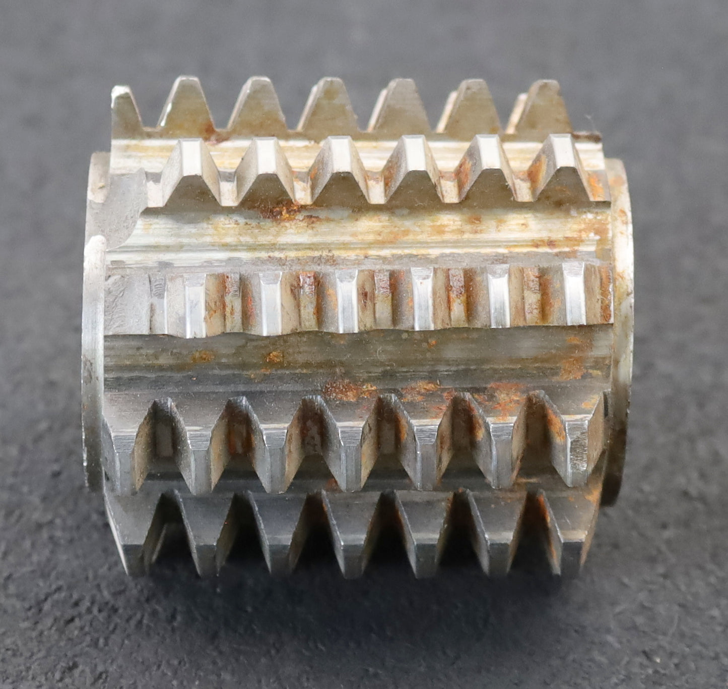 Bild des Artikels LENZEN-Zahnrad-Wälzfräser-m=-3,0mm-EGW-20°-BPI-nach-DIN-3972-Ø68x70xØ27mm-LKN