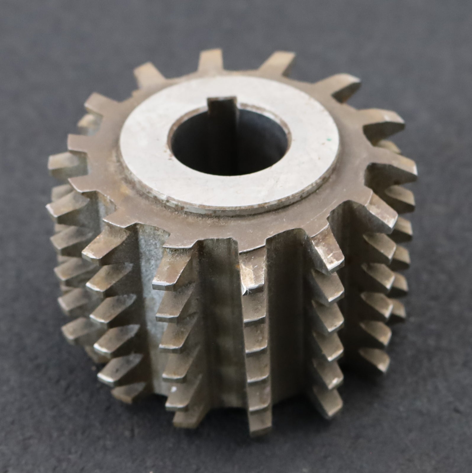 Bild des Artikels PWS-Zahnrad-Wälzfräser-m=-3,5mm-EGW-20°-BPII-nach-DIN-3972-Ø106x71xØ32mm-mit-LKN