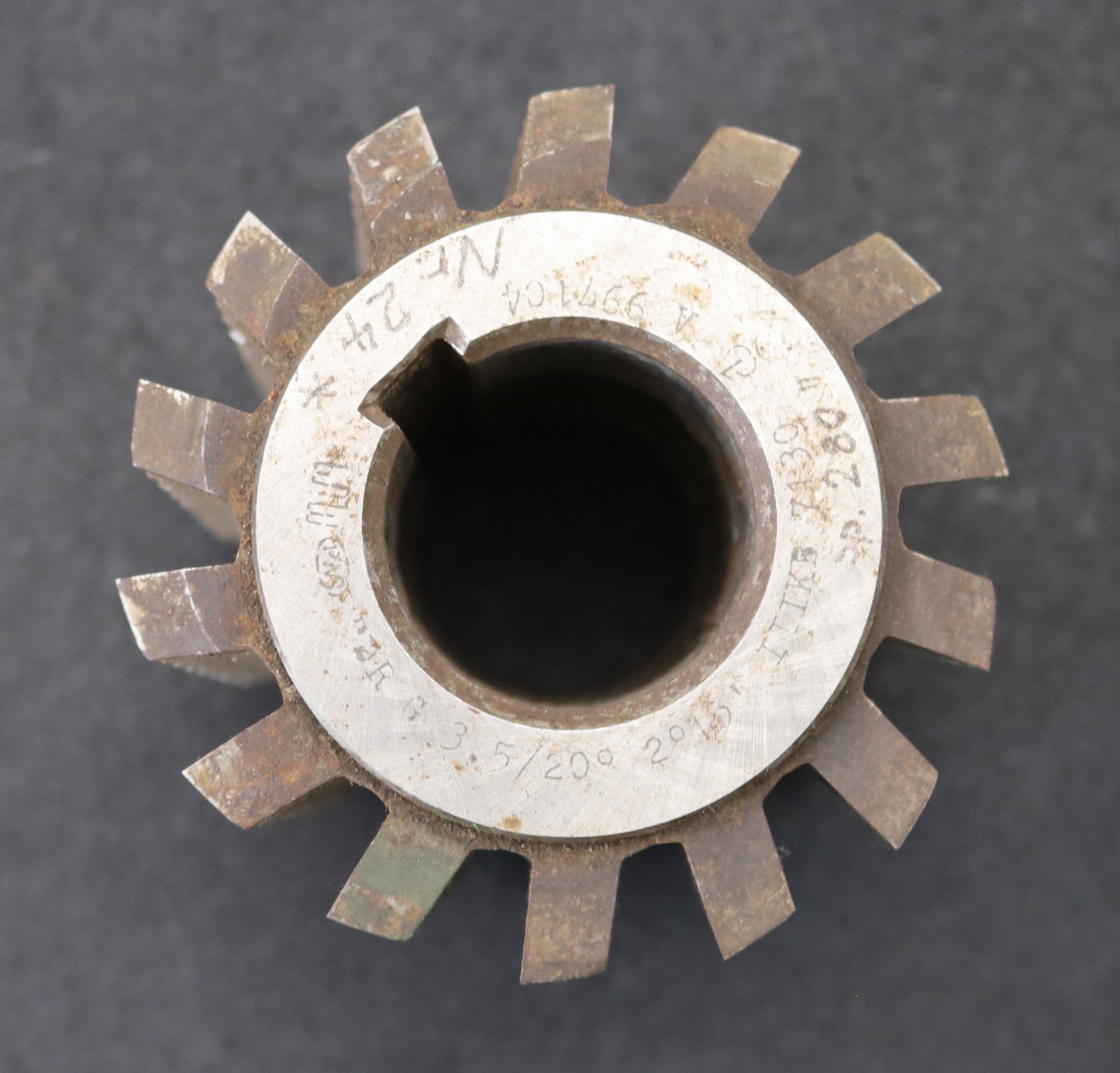 Bild des Artikels PWS-Zahnrad-Wälzfräser-m=-3,5mm-EGW-20°-BPIII-nach-DIN-3972-Ø100x109xØ40mm