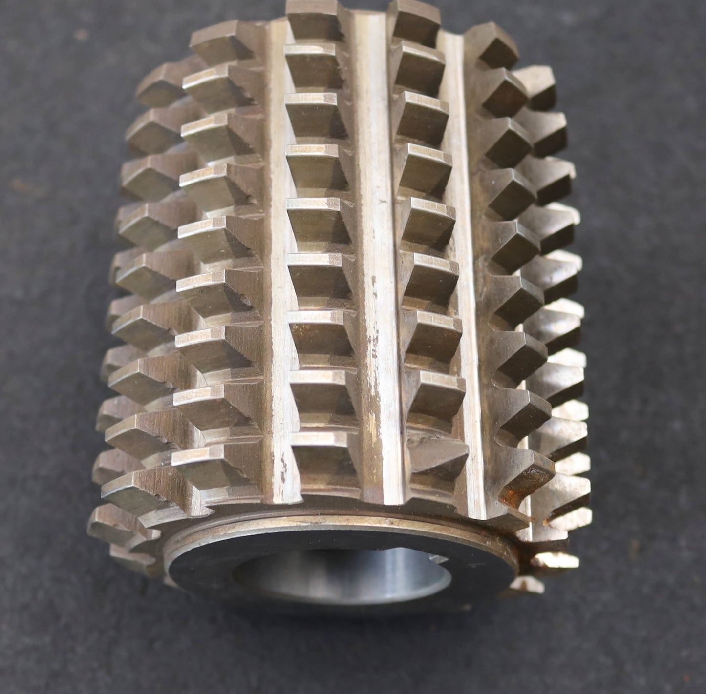 Bild des Artikels PWS-Zahnrad-Wälzfräser-m=-3,5mm-EGW-20°-BPII-nach-DIN-3972