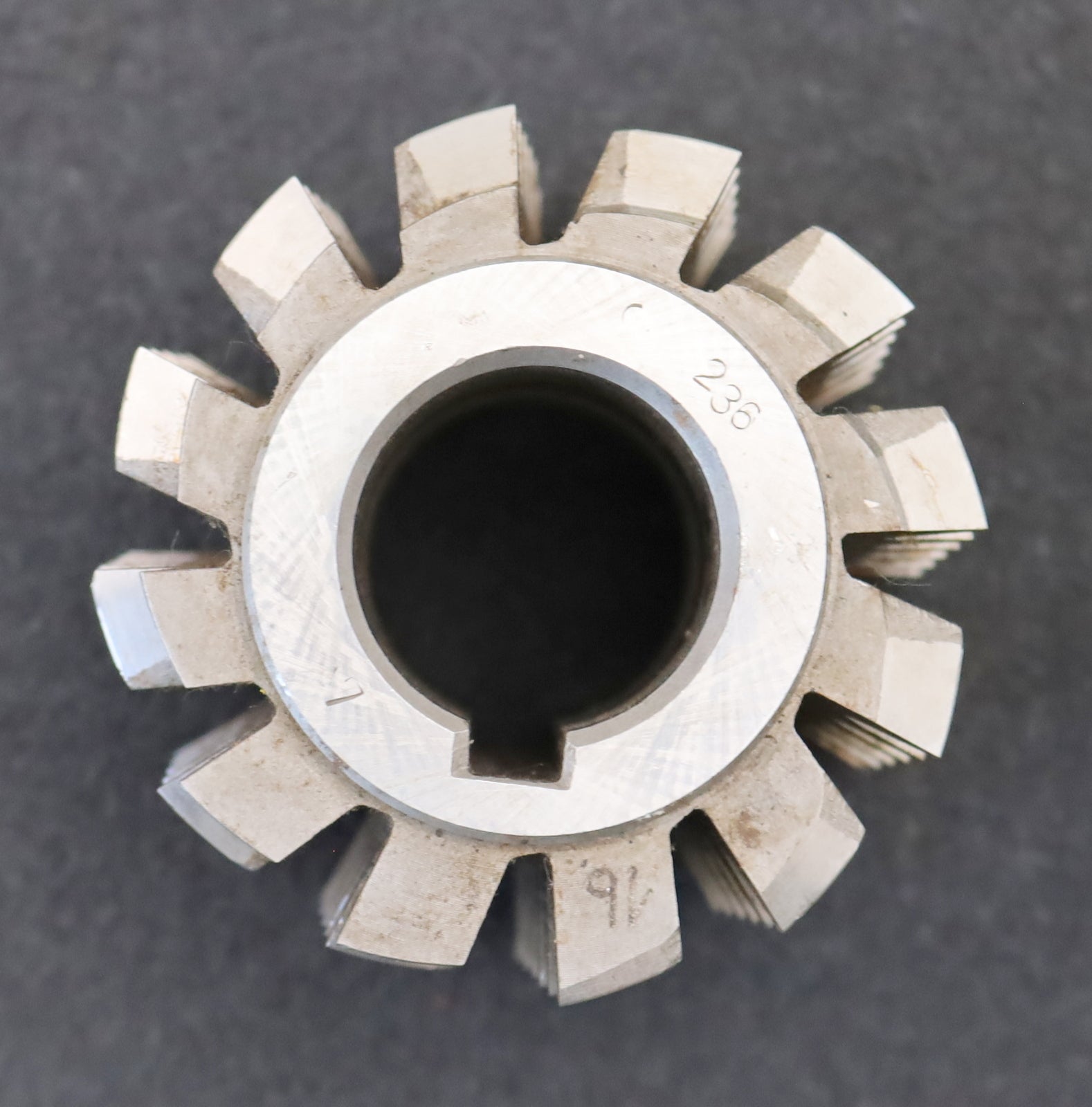 Bild des Artikels PWS-Zahnrad-Wälzfräser-m=-3,5mm-EGW-20°-BPII-nach-DIN-3972-Ø81x71xØ32mm-mit-LKN