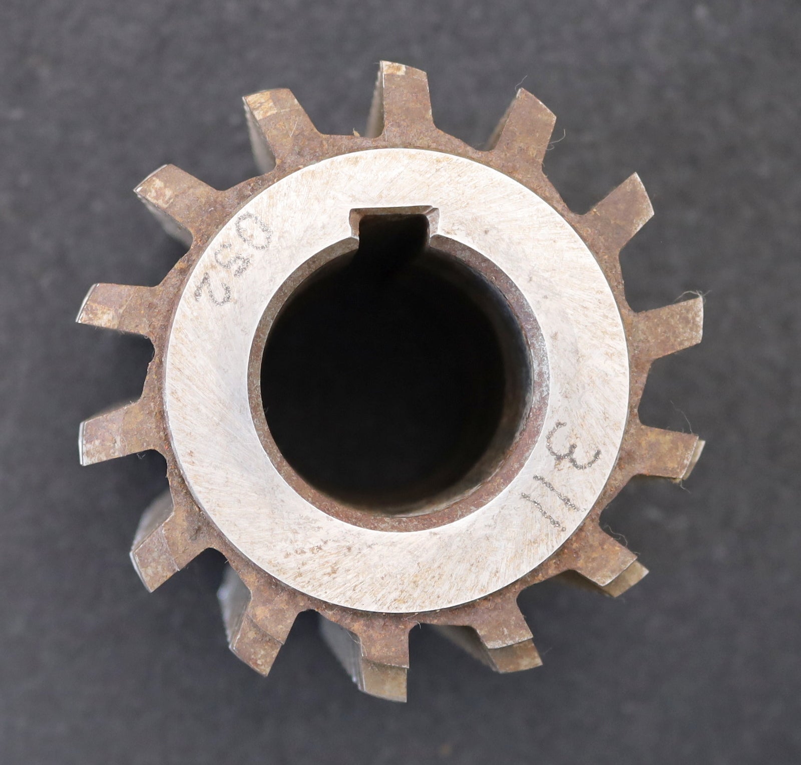 Bild des Artikels PWS-Zahnrad-Wälzfräser-m=-3,0mm-EGW-20°-BPII-nach-DIN-3972-Ø100x108xØ40mm