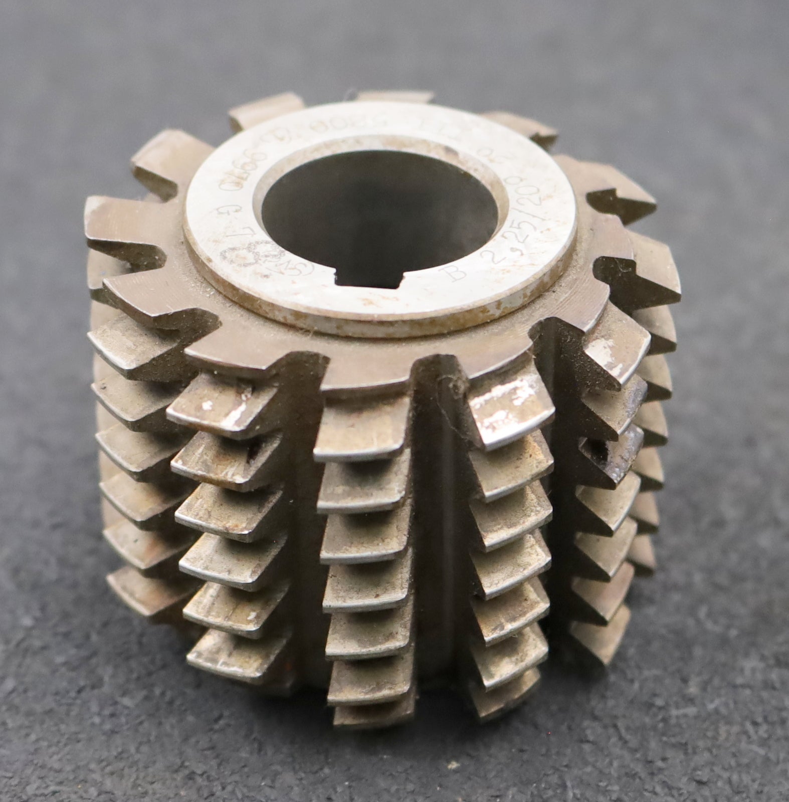 Bild des Artikels PWS-Zahnrad-Wälzfräser-m=-2,25mm-EGW-20°-BPIII-DIN-3972-Ø70x56xØ27mm-mit-LKN