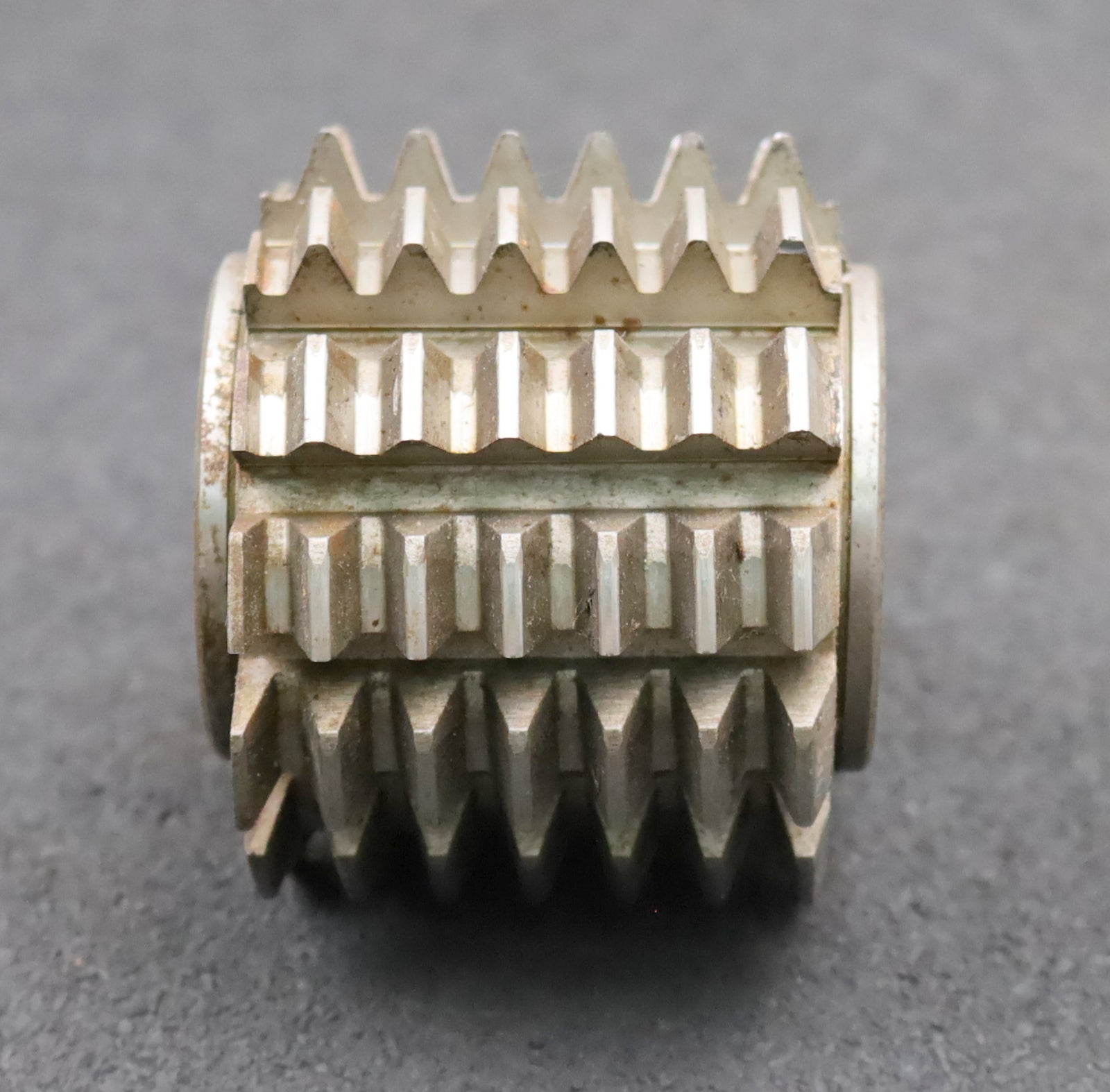 Bild des Artikels PWS-Zahnrad-Wälzfräser-m=-2,5mm-EGW-20°-BPIII-nach-DIN-3972-Ø70x58xØ27mm-mit-LKN