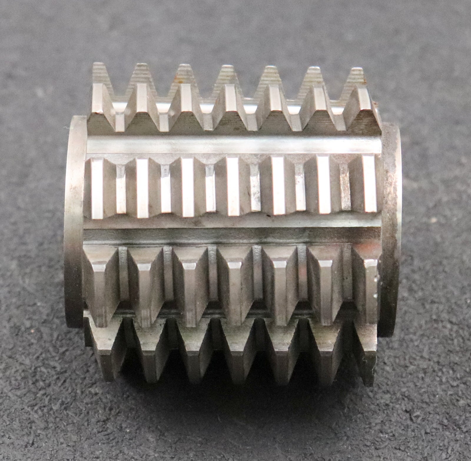 Bild des Artikels LENZEN-Zahnrad-Wälzfräser-m=-2,75mm-EGW-20°-Ø65x65xØ22mm-mit-LKN