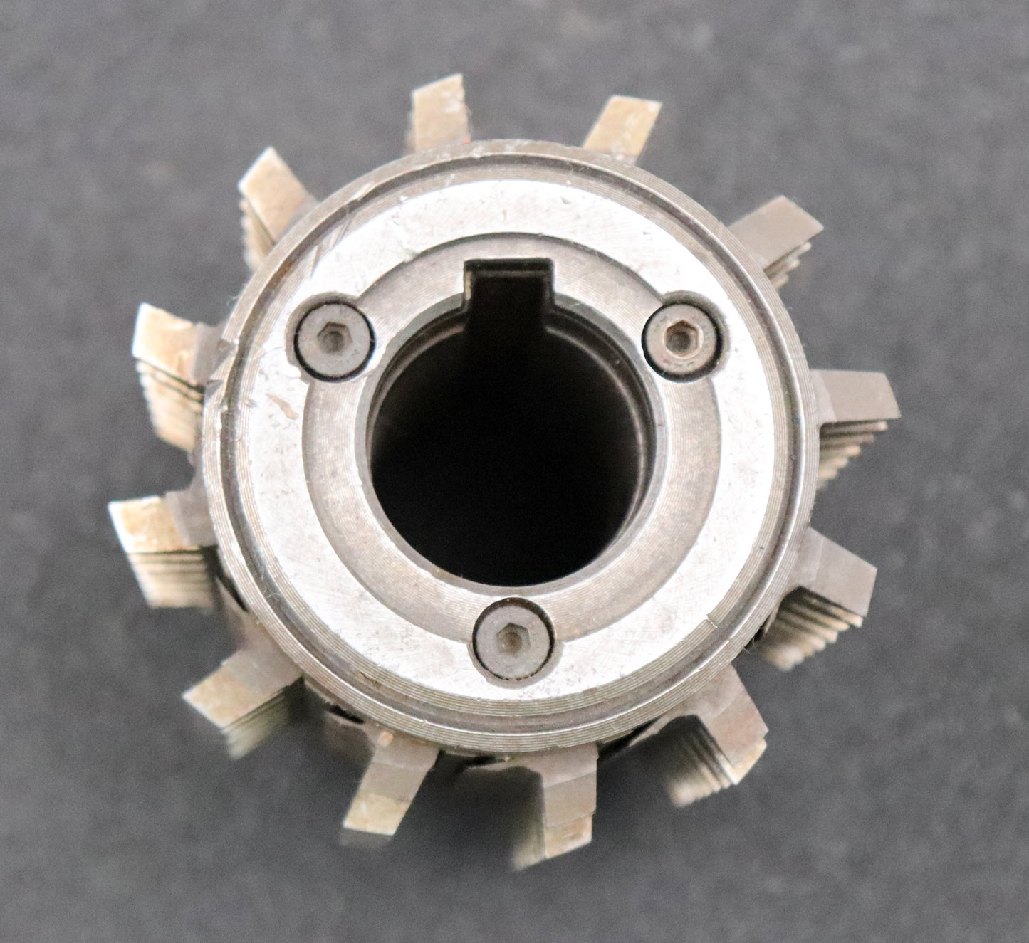 Bild des Artikels KLINGELNBERG-Zahnrad-Wälzfräser-m=-3,0mm-EGW-20°-BPI-nach-DIN-3972-Ø80x97xØ27mm