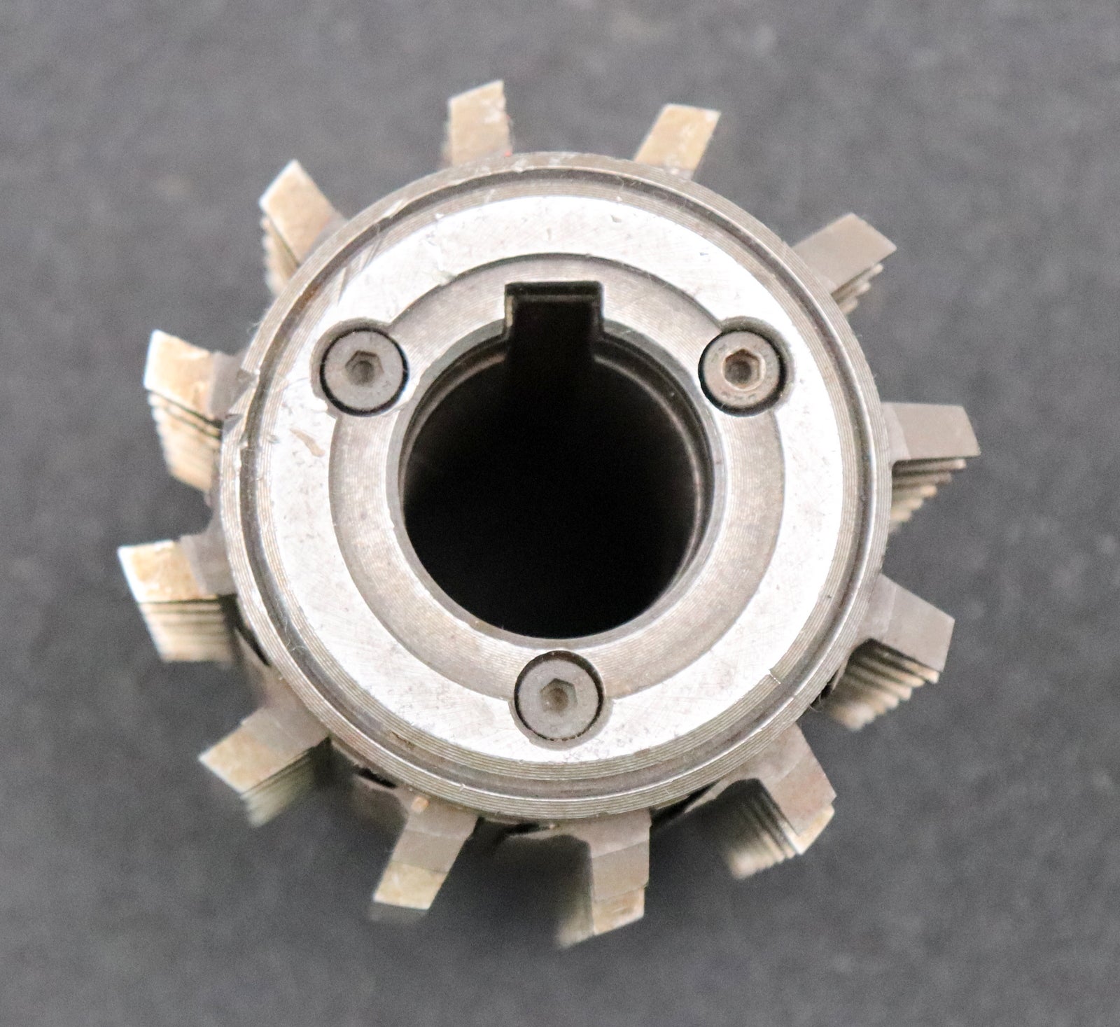 Bild des Artikels KLINGELNBERG-Zahnrad-Wälzfräser-m=-3,0mm-EGW-20°-BPI-nach-DIN-3972-Ø80x97xØ27mm