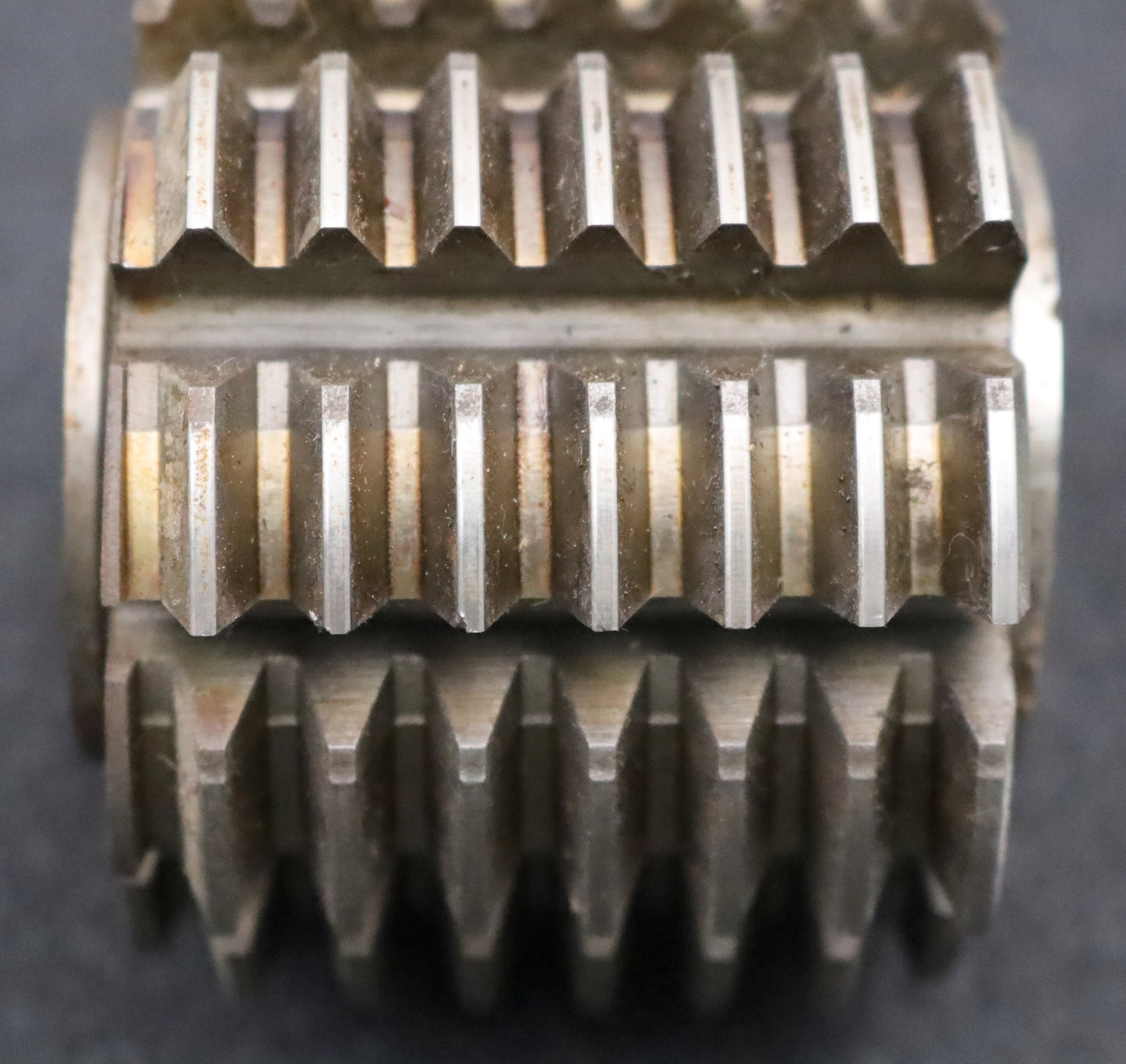 Bild des Artikels DRÖGEMEYER-Zahnrad-Wälzfräser-m=-2,25mm-EGW-20°-BPIII-DIN-3972-Ø71x56xØ27mm