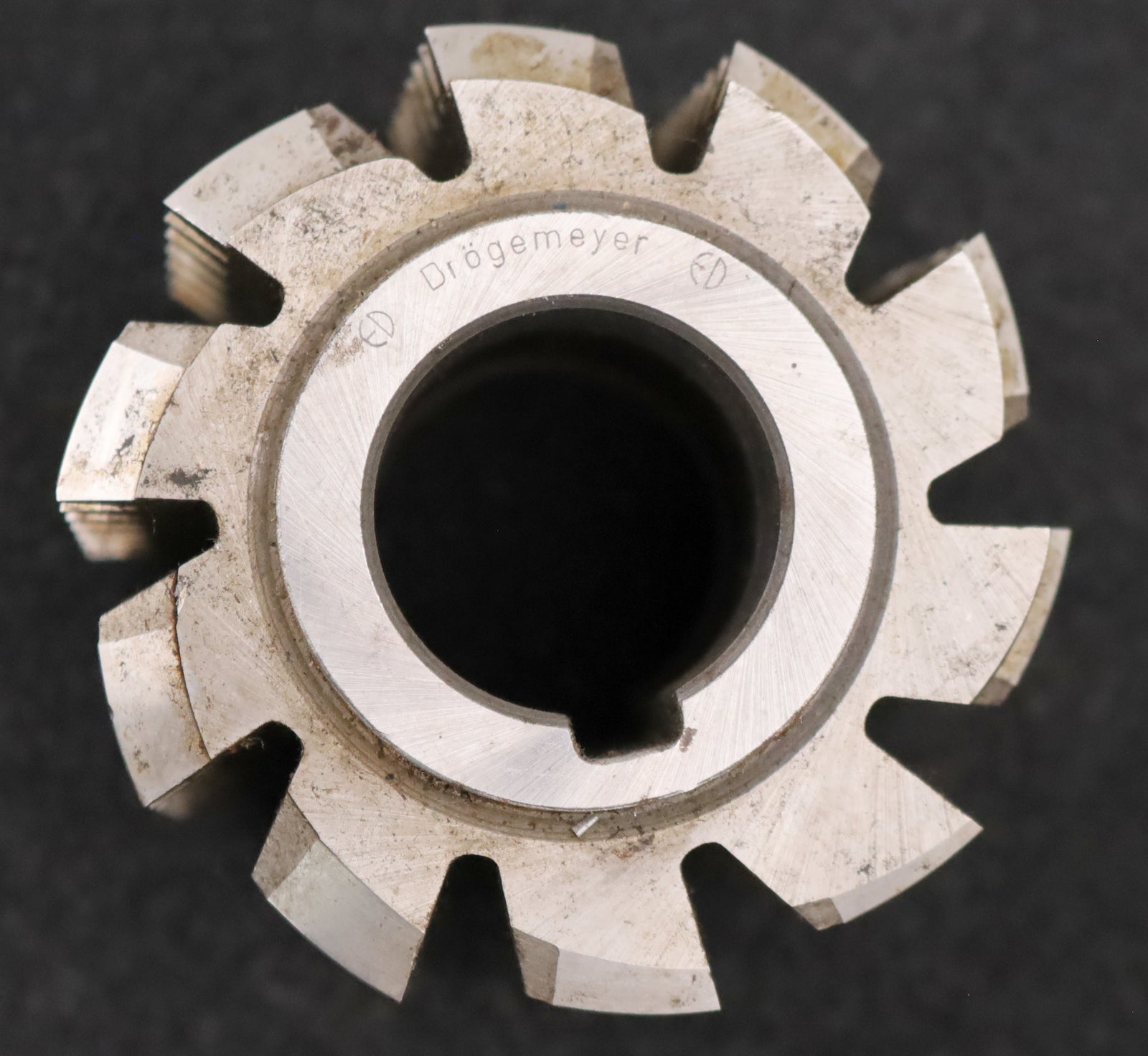 Bild des Artikels DRÖGEMEYER-Zahnrad-Wälzfräser-m=-2,25mm-EGW-20°-BPIII-DIN-3972-Ø71x56xØ27mm