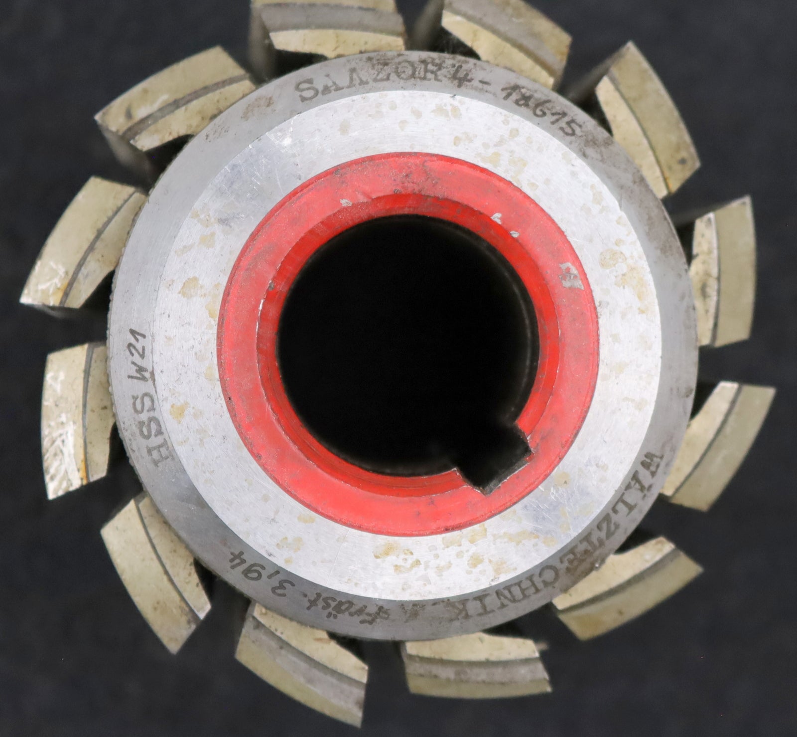 Bild des Artikels SAAZOR-Zahnrad-Wälzfräser-m=-1,75mm-EGW-20°-BPIII-nach-DIN-3972-Ø83x81xØ27mm