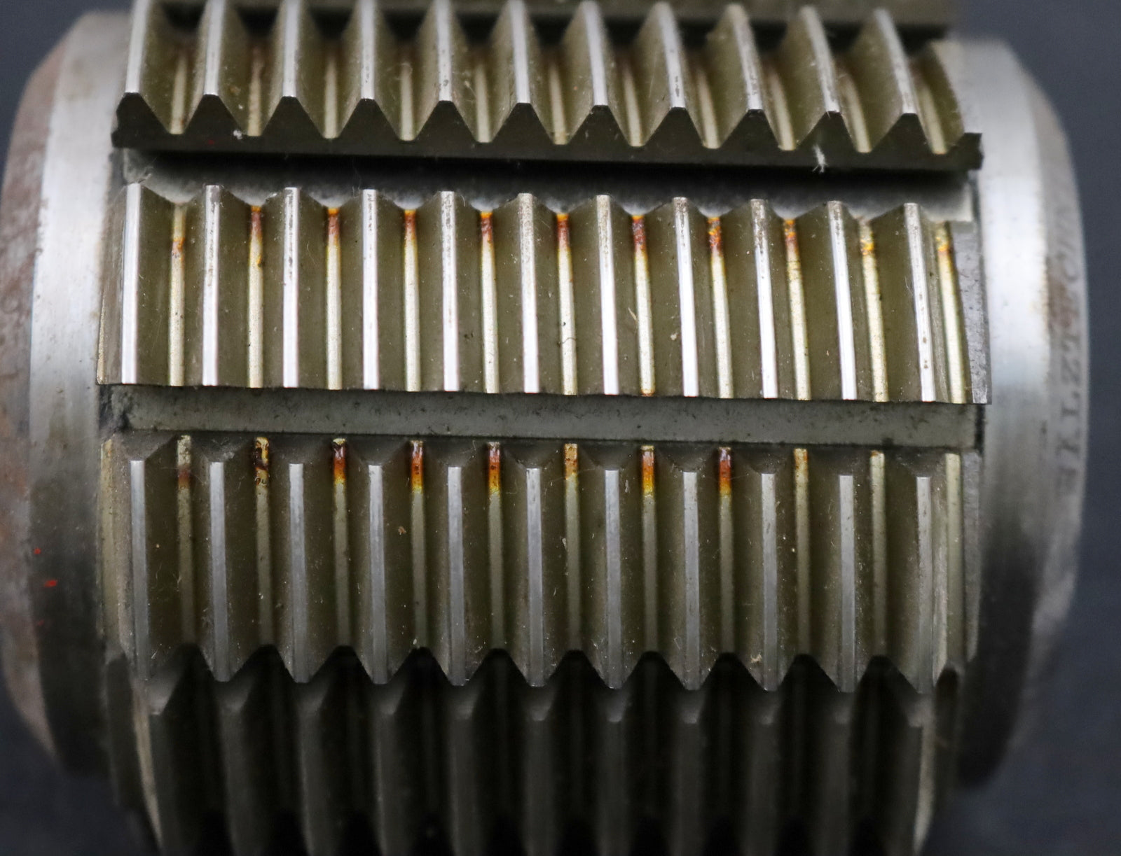 Bild des Artikels SAAZOR-Zahnrad-Wälzfräser-m=-1,75mm-EGW-20°-BPIII-nach-DIN-3972-Ø83x81xØ27mm