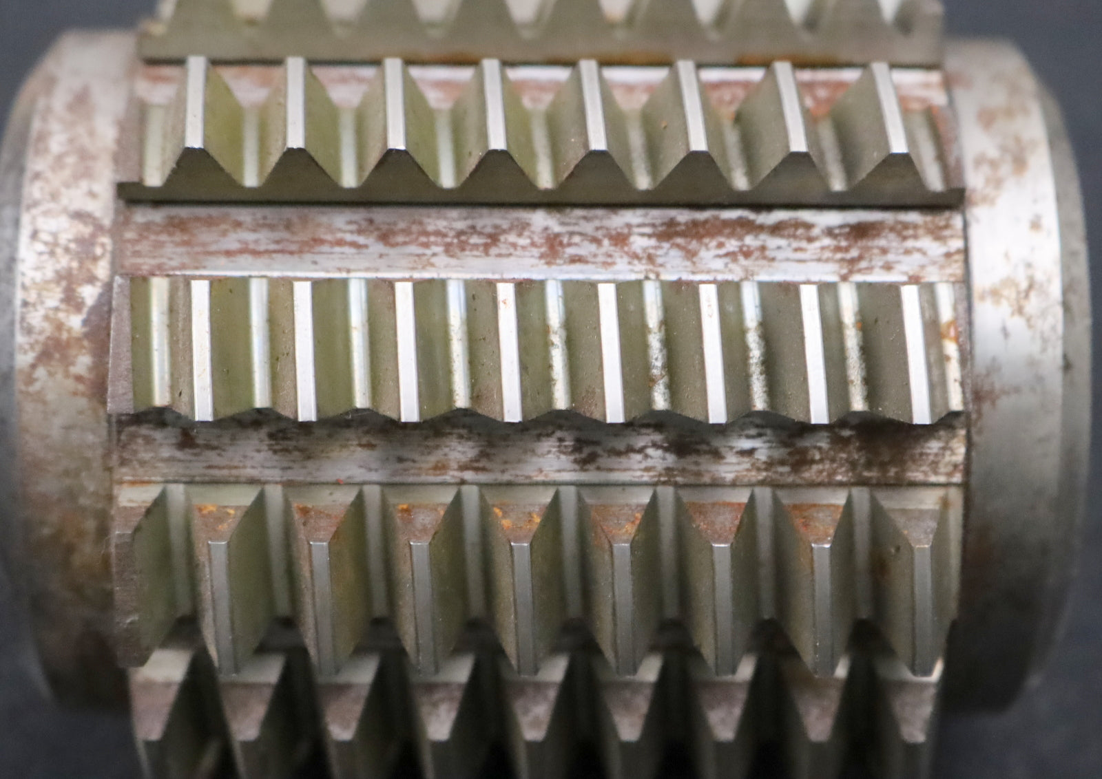 Bild des Artikels SAAZOR-Zahnrad-Wälzfräser-m=-2,5mm-EGW-20°-BPIII-nach-DIN-3972-Ø83x91xØ27mm