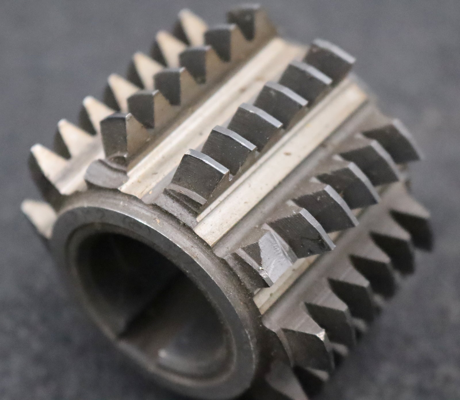 Bild des Artikels Zahnrad-Wälzfräser-m=-2,0mm-EGW-20°-BPIII-nach-DIN-3972-Ø62x48xØ27mm-mit-LKN