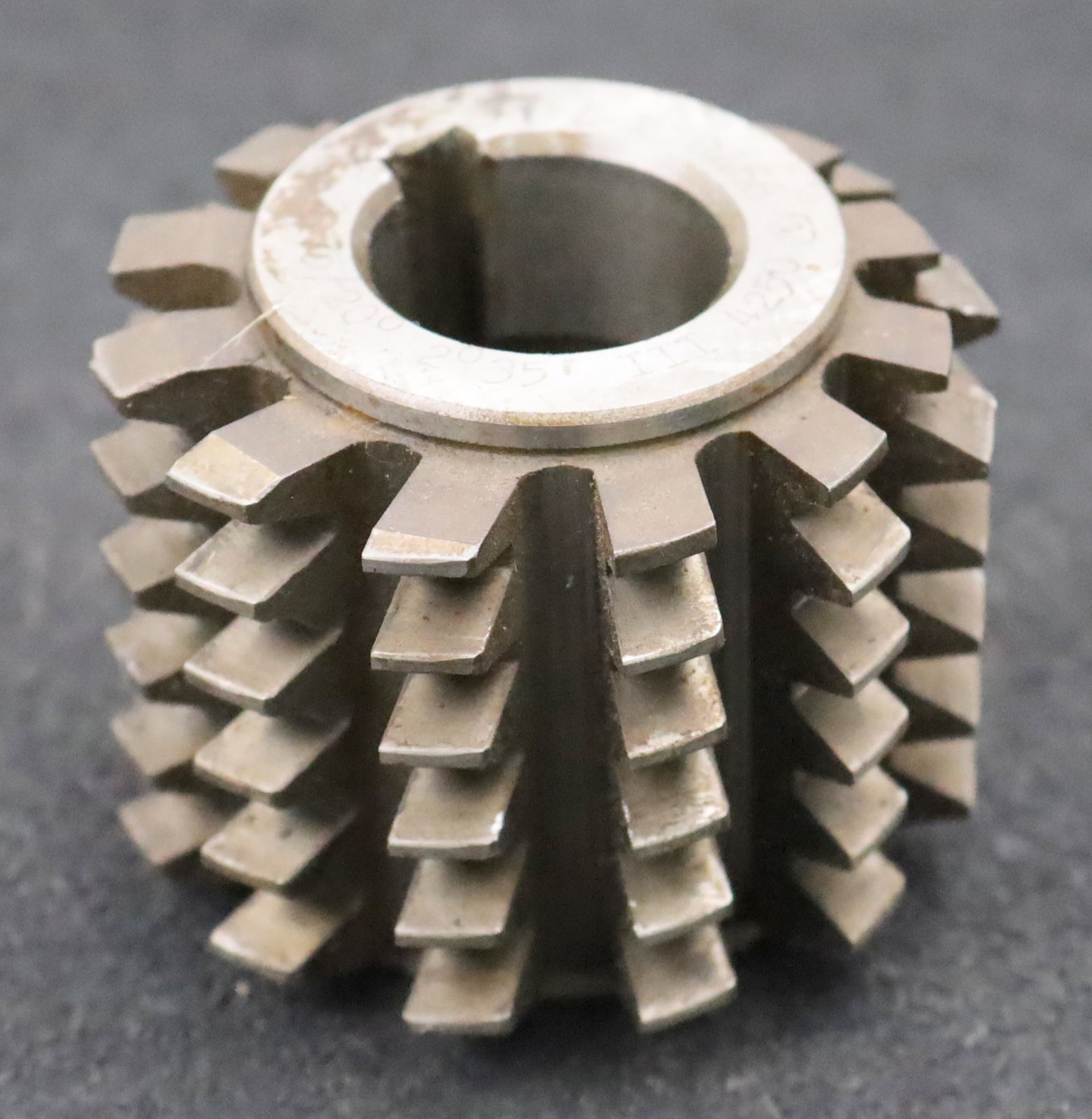 Bild des Artikels PWS-Zahnrad-Wälzfräser-m=-2,25mm-EGW-20°-BPIII-nach-DIN-3972-Ø69x56xØ27mm-LKN