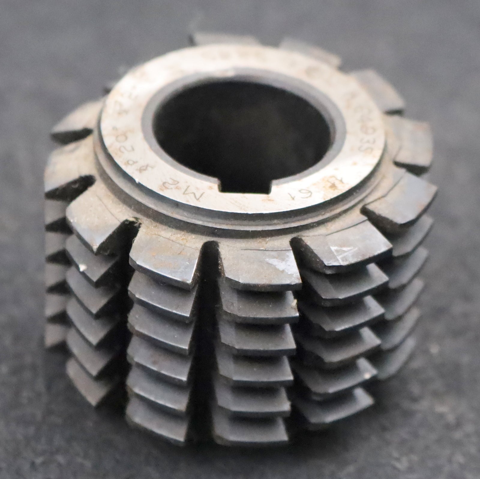 Bild des Artikels PWS-Zahnrad-Wälzfräser-m=-2,0mm-EGW-20°-Ø64x46xØ27mm-mit-LKN-1gg.-Rechts