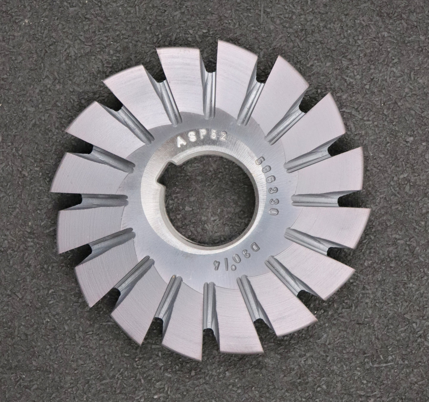 Bild des Artikels DOLD-Prismenfräser-D30°/4-Winkel-30°-Kopfabrundung-auf-4mm-Ø96x13,9xØ27mm