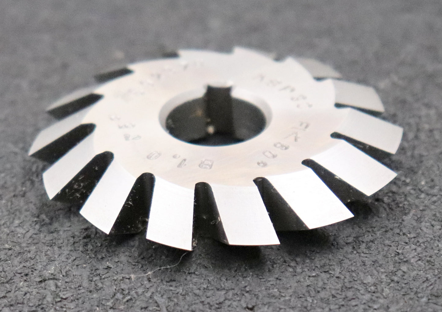 Bild des Artikels DOLD-Prismenfräser-Winkel-60°-Kopfabflachung-1mm-Abmaße-Ø59,7x10xØ16mm-mit-LKN