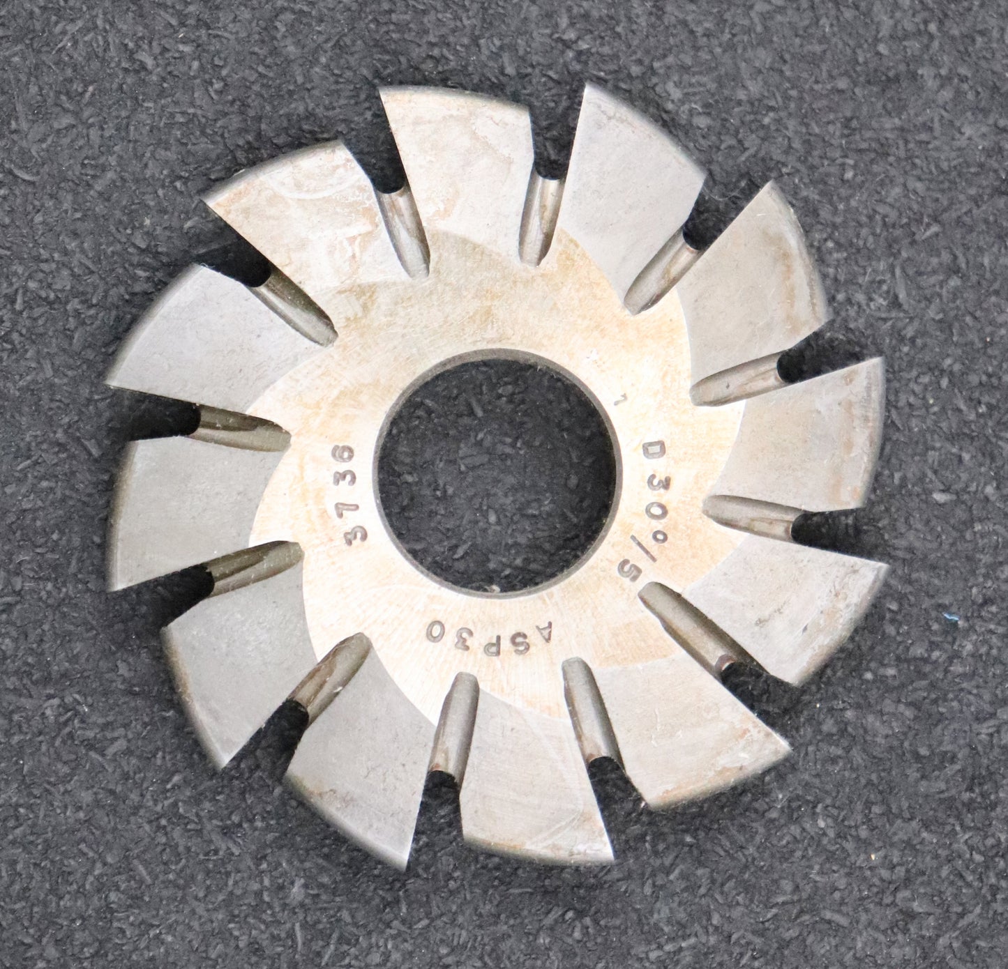 Bild des Artikels DOLD-Prismenfräser-D30°/5-Winkel-30°-Kopfabrundung-auf-5mm-Ø75,5x10,7xØ22mm